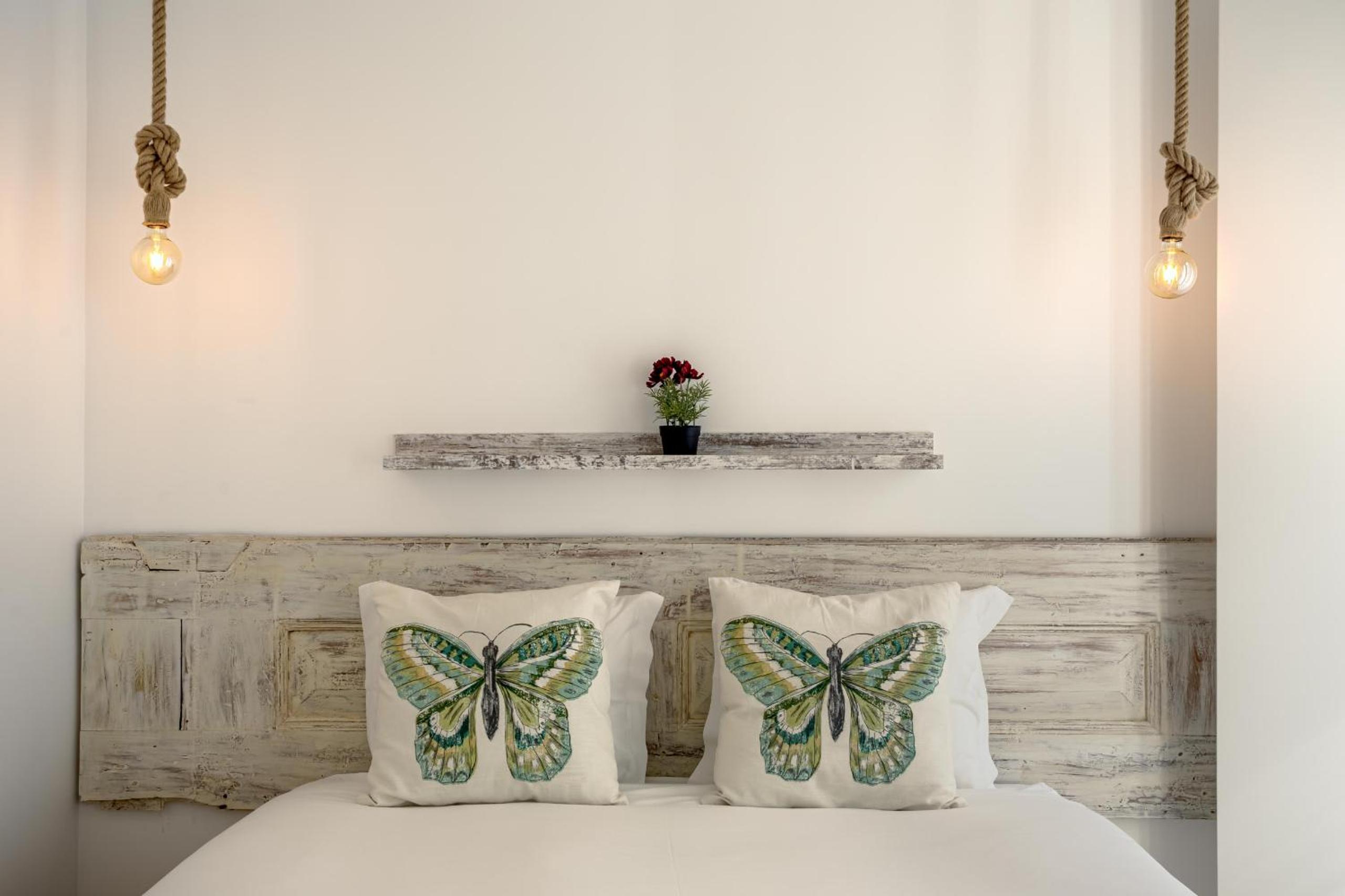 Downtown Modern Apartments by Homing