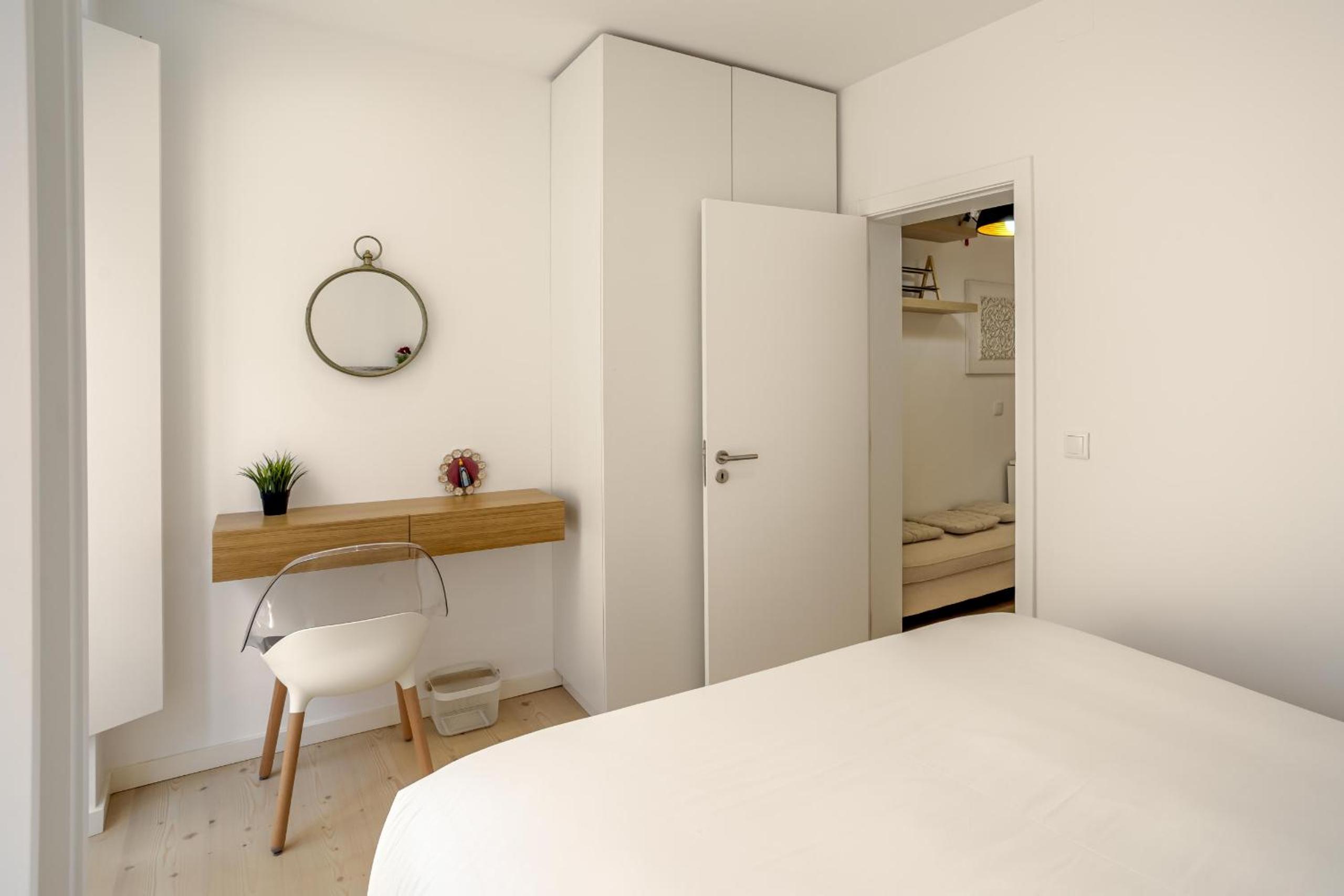 Downtown Modern Apartments by Homing