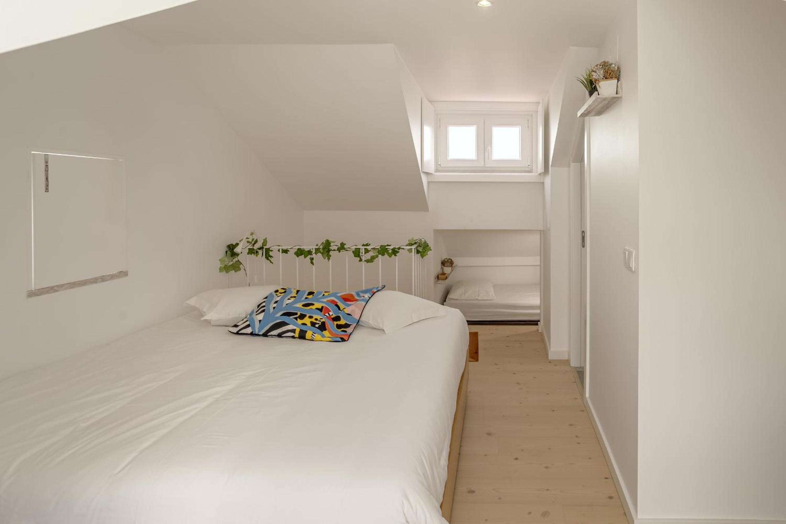 Downtown Modern Apartments by Homing