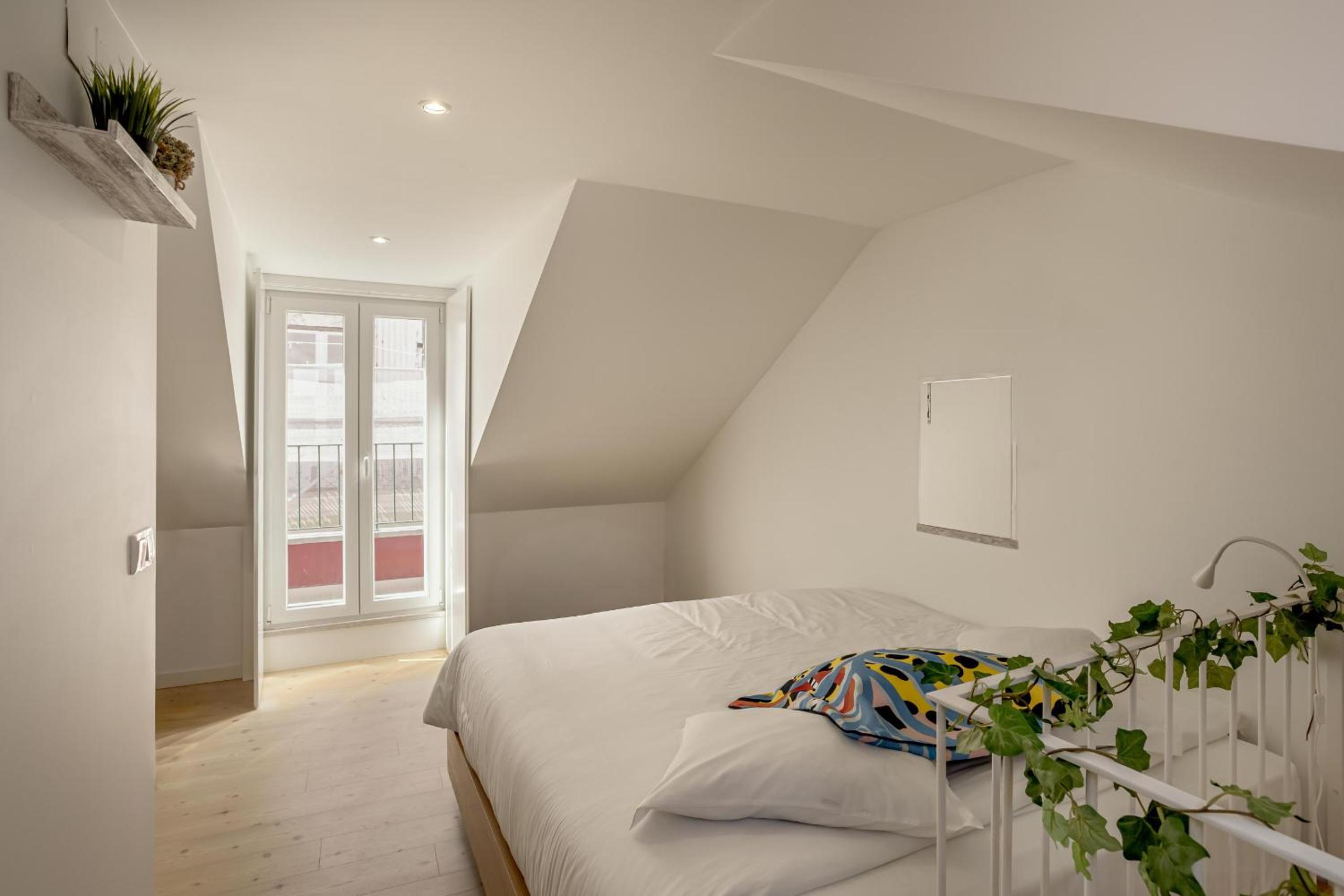 Downtown Modern Apartments by Homing