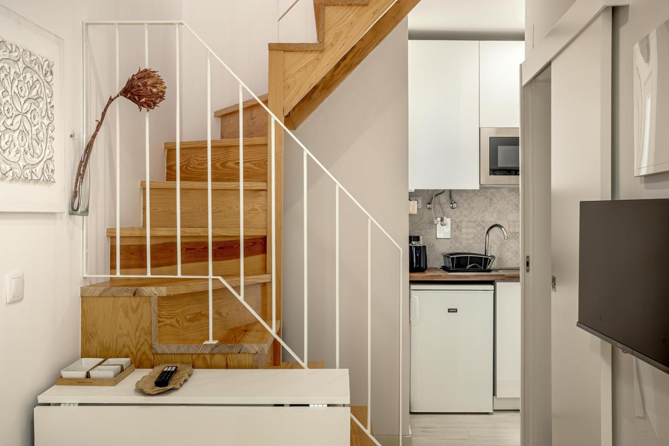 Downtown Modern Apartments by Homing