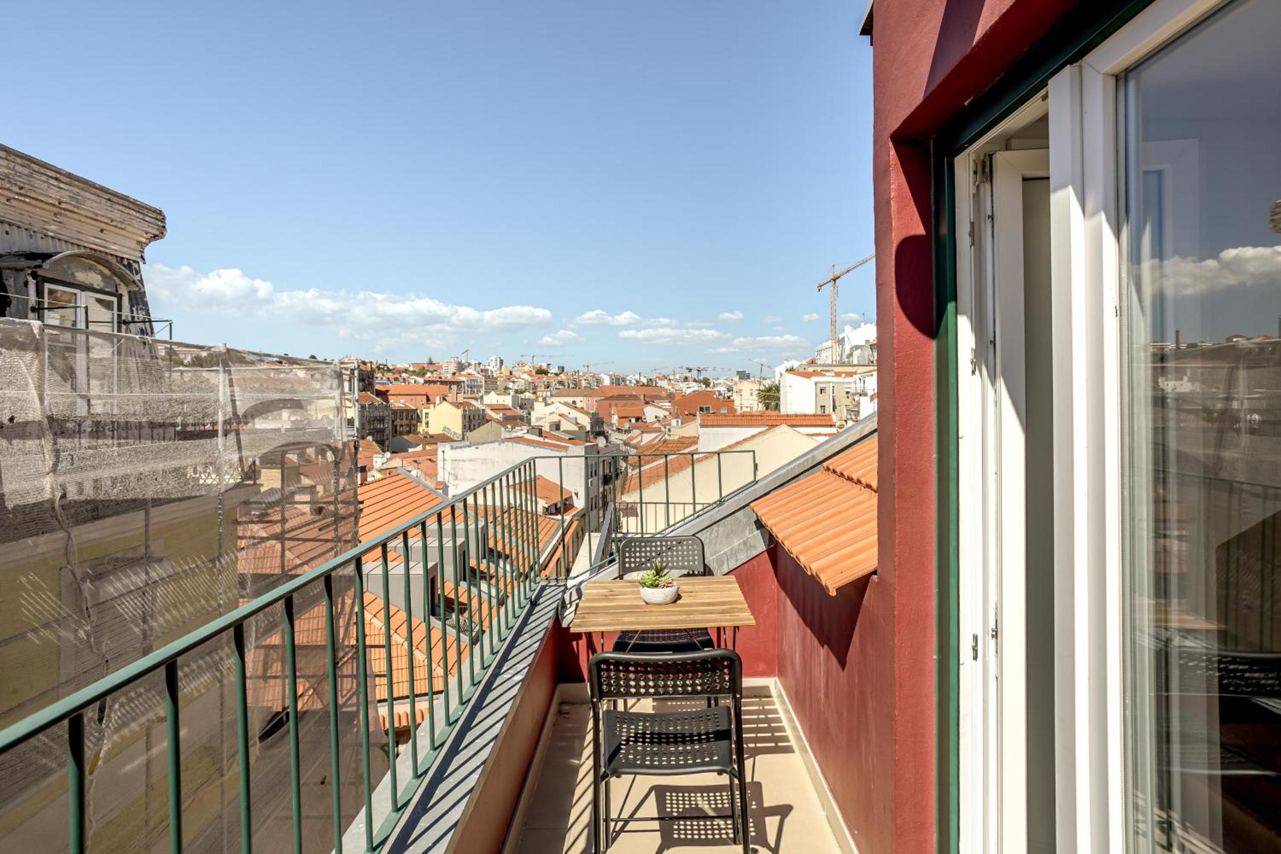 Downtown Modern Apartments by Homing