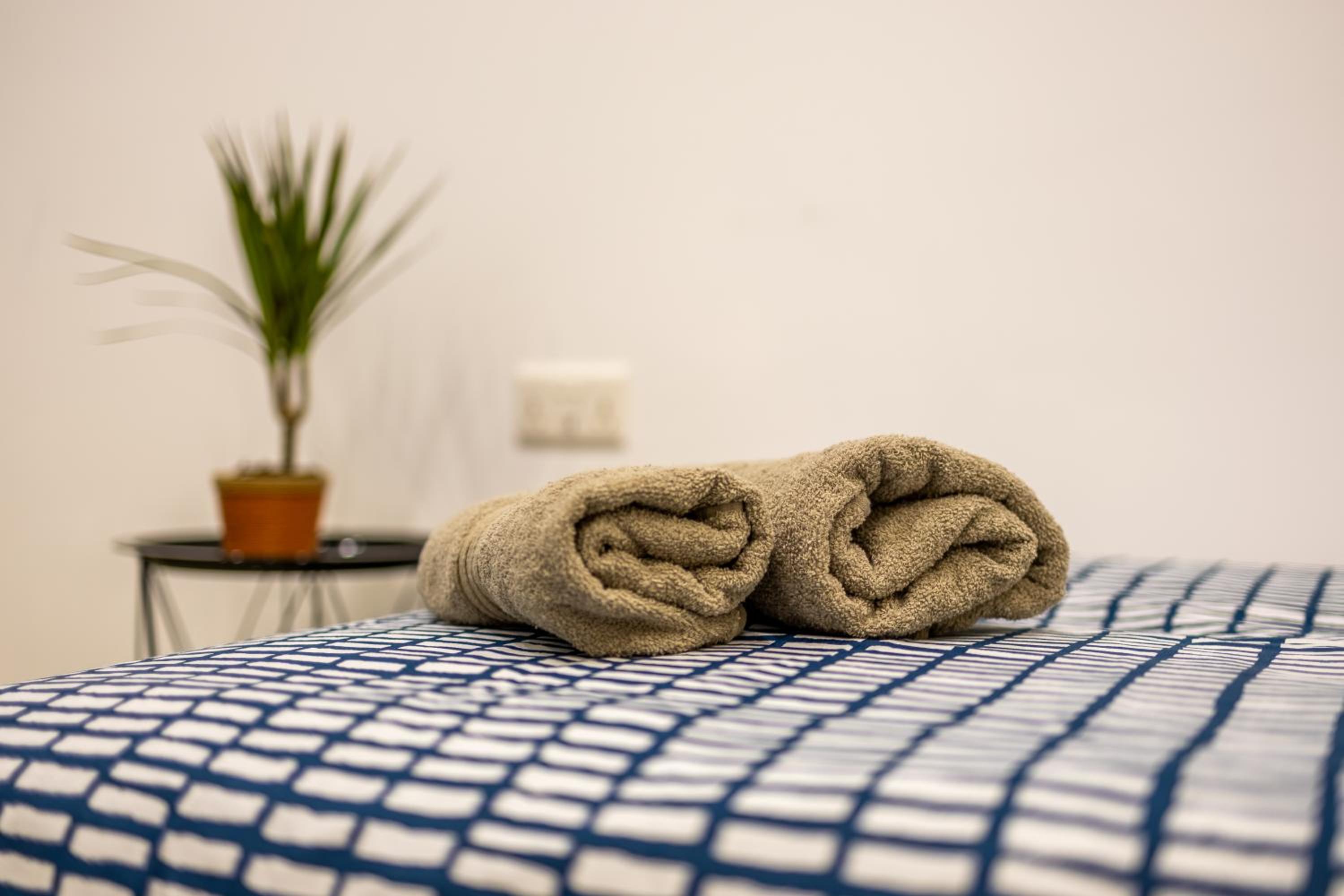 Stylish Central Apartment Near University & a Few Minutes to the Promenade by QuickTrips