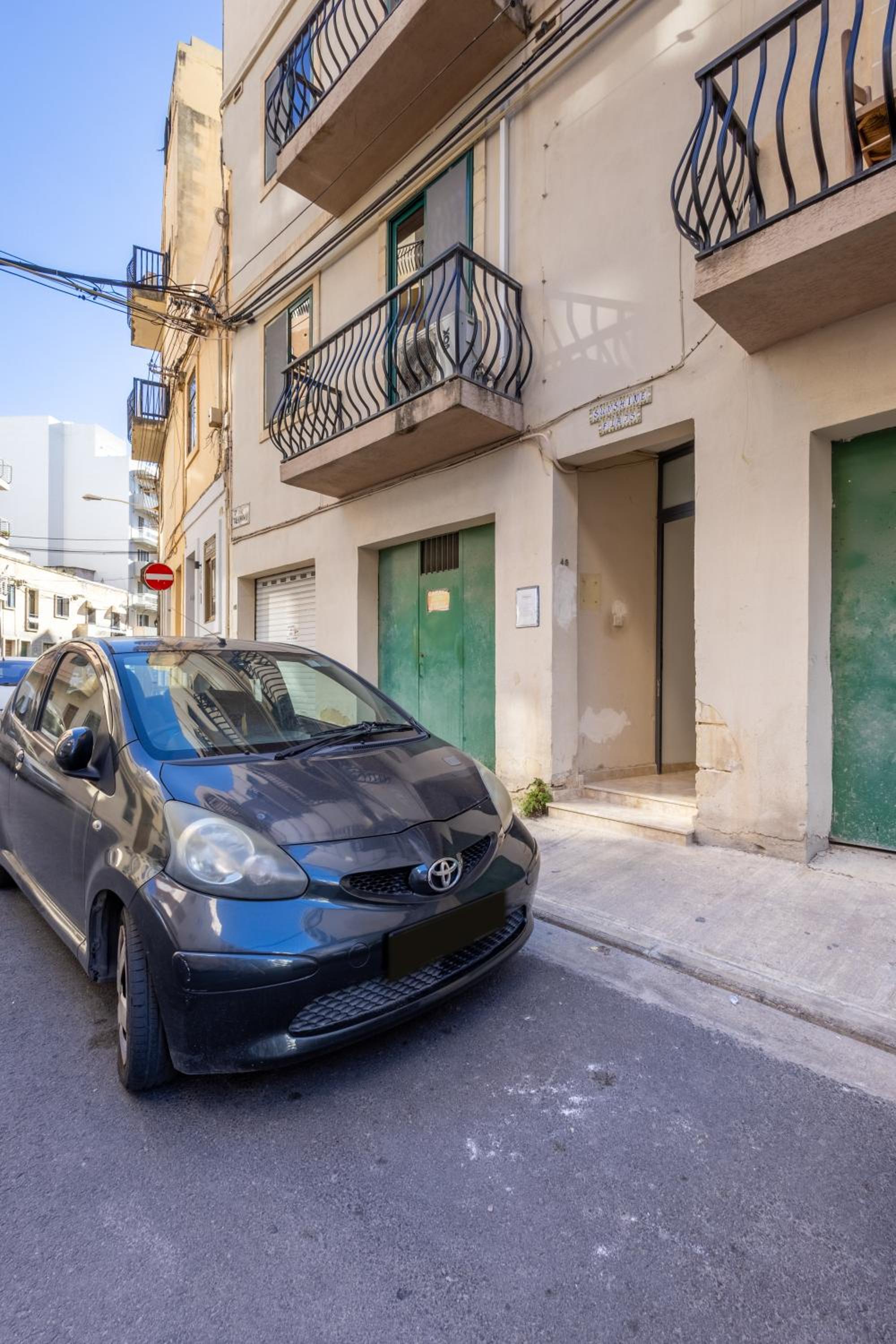 Stylish Central Apartment Near University & a Few Minutes to the Promenade by QuickTrips