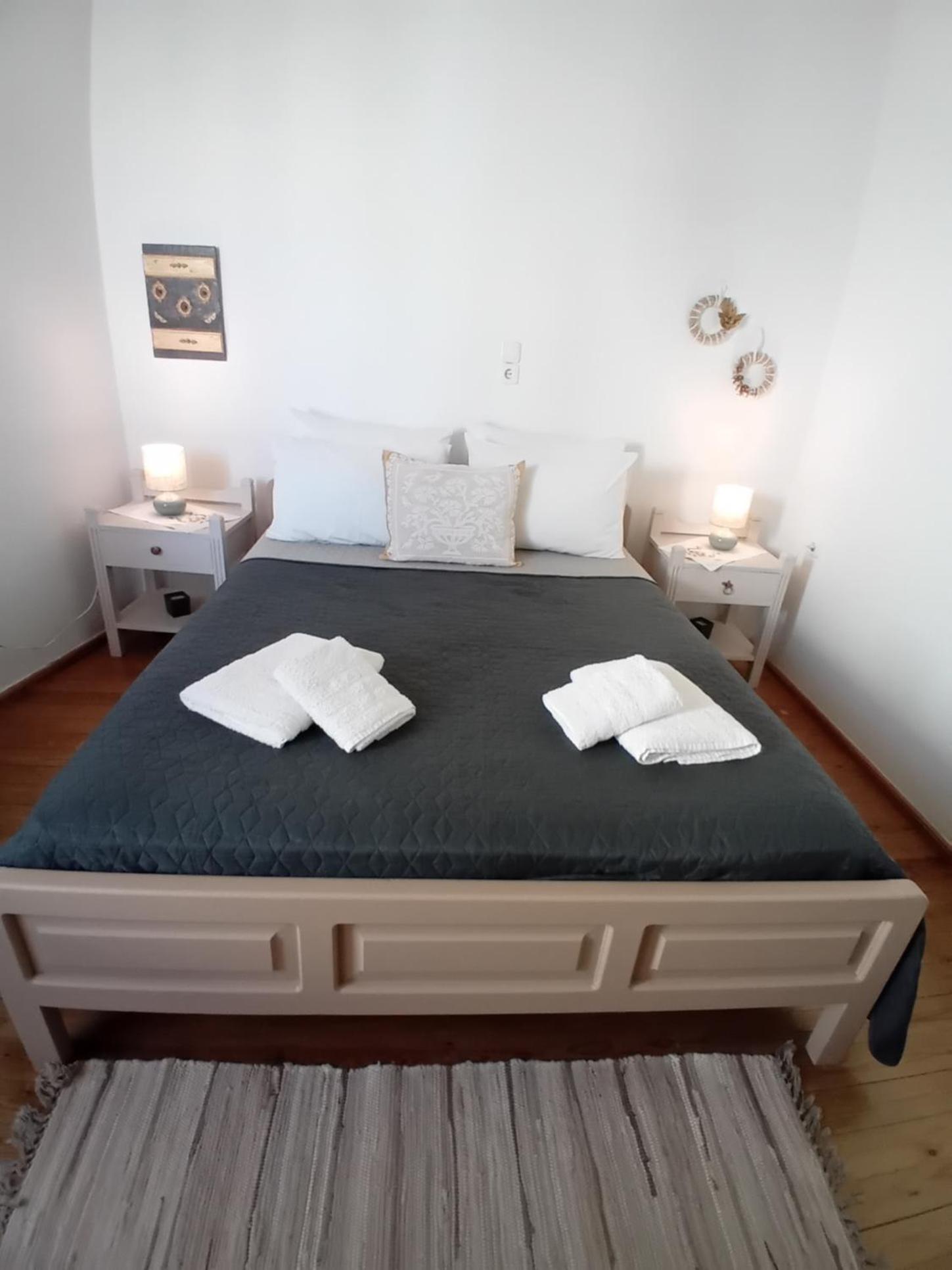 Mesorizi - Ancestral Home, Modern Stay