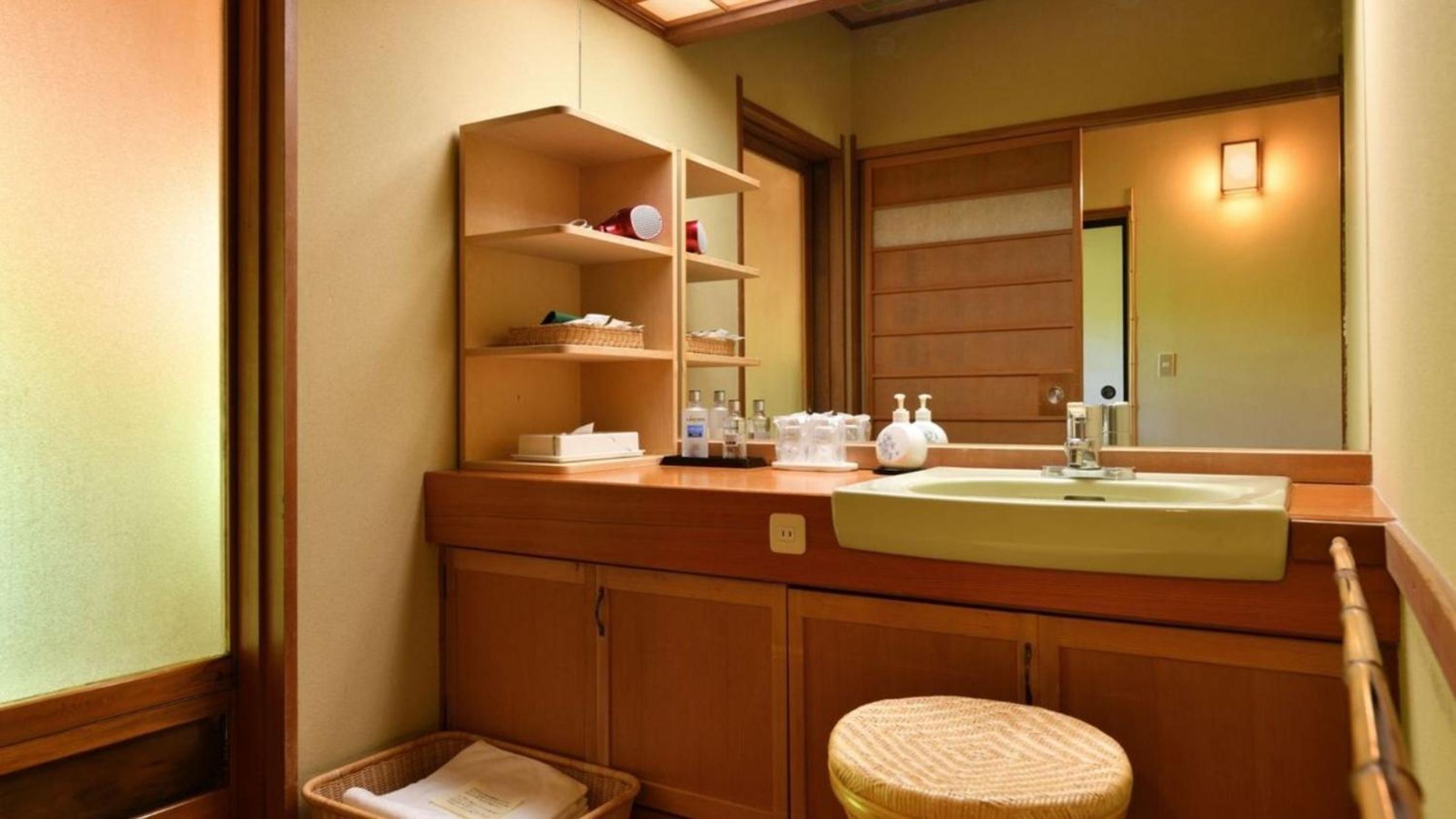 藤龍館-TOURYUKAN-Yunokamionsen