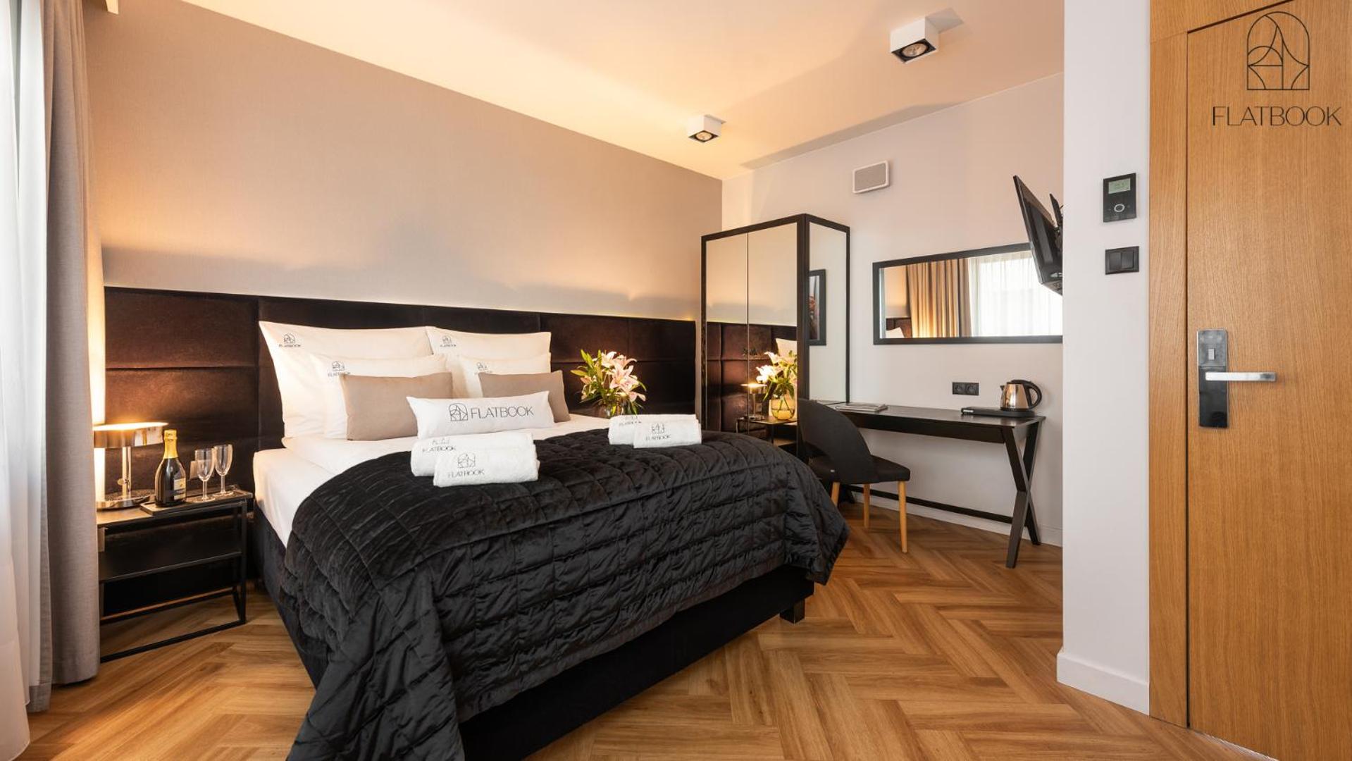 Flatbook - City Center Apartments Deo Plaza Studio II