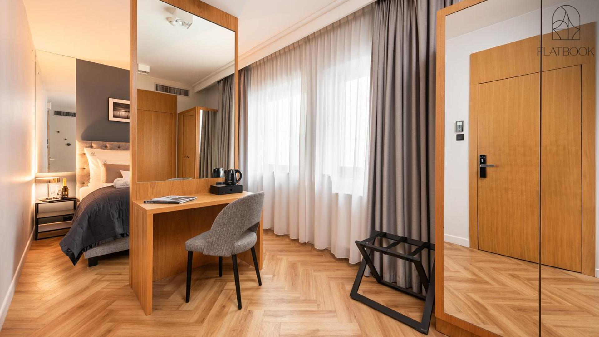 Flatbook - City Center Apartments Deo Plaza Studio II