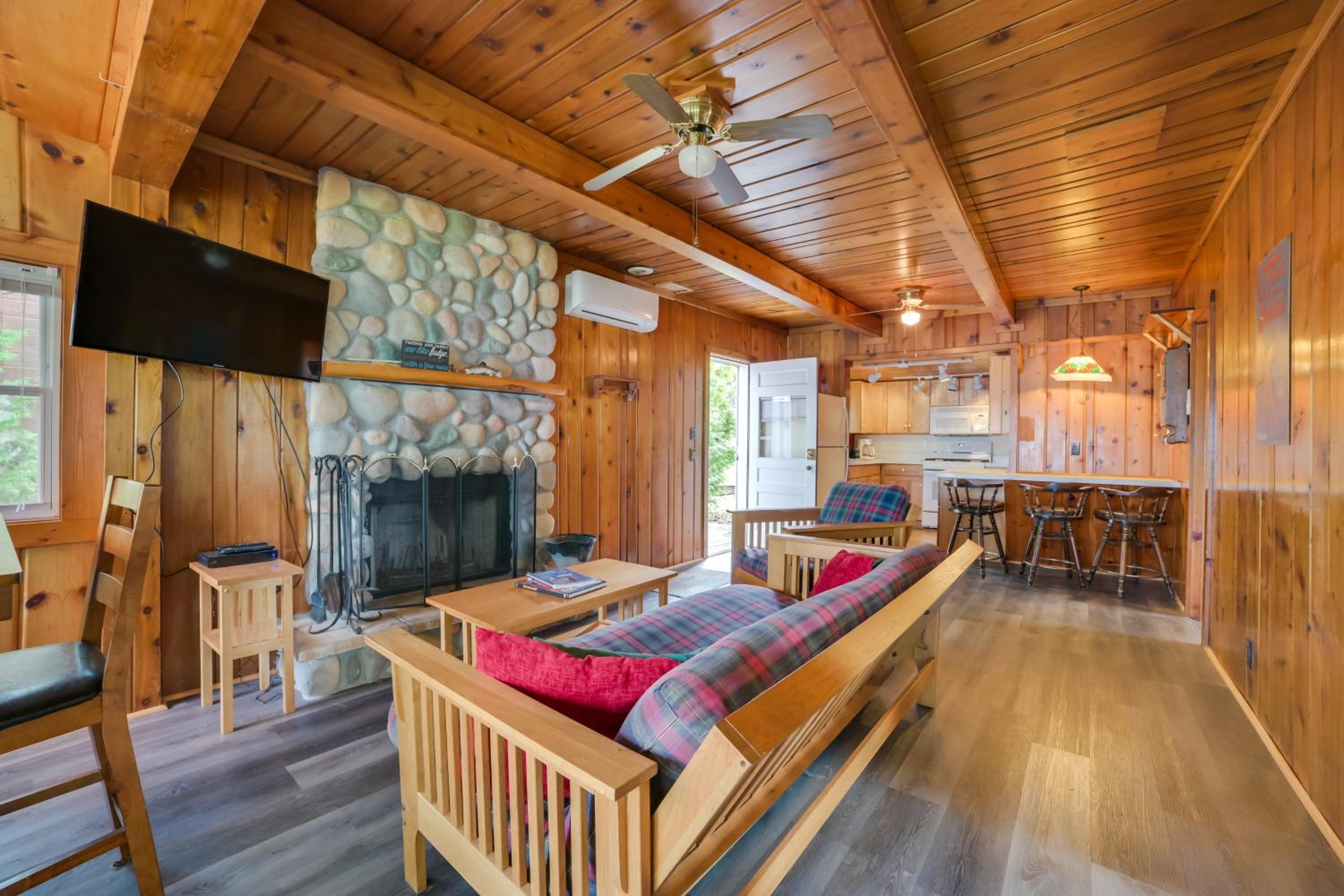 Pet Friendly Mullett Lake Cabin with Dock!