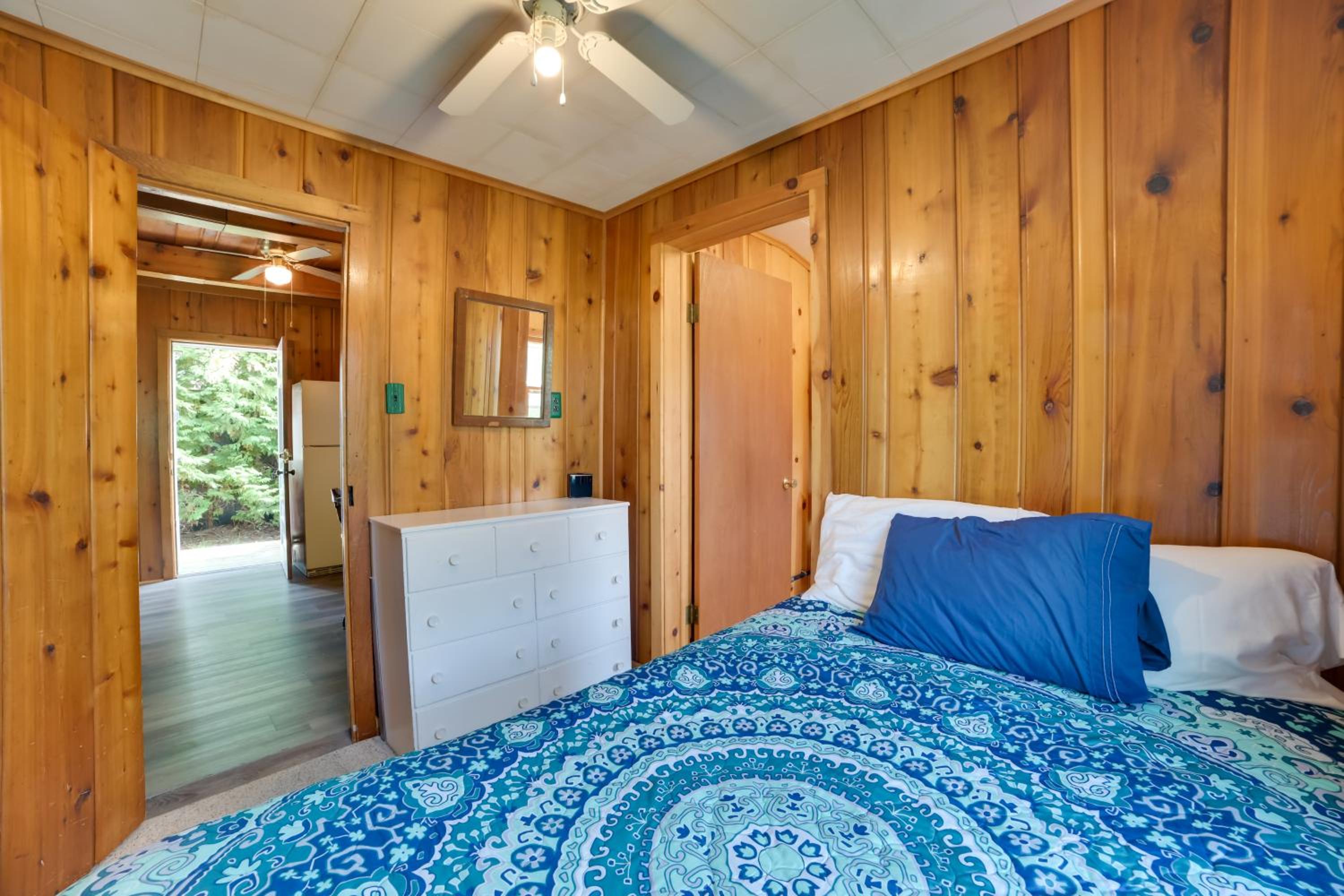 Pet Friendly Mullett Lake Cabin with Dock!