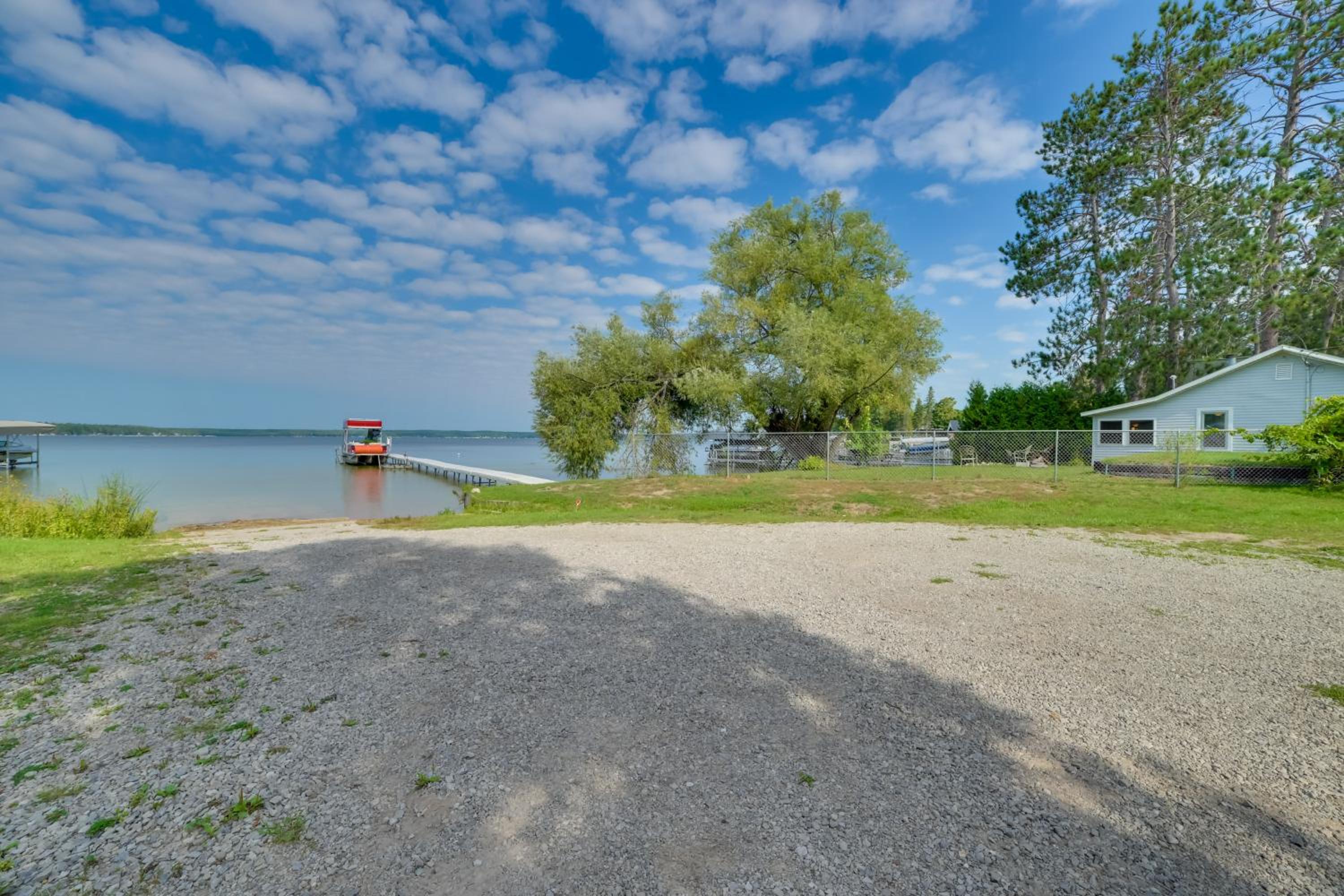 Pet Friendly Mullett Lake Cabin with Dock!