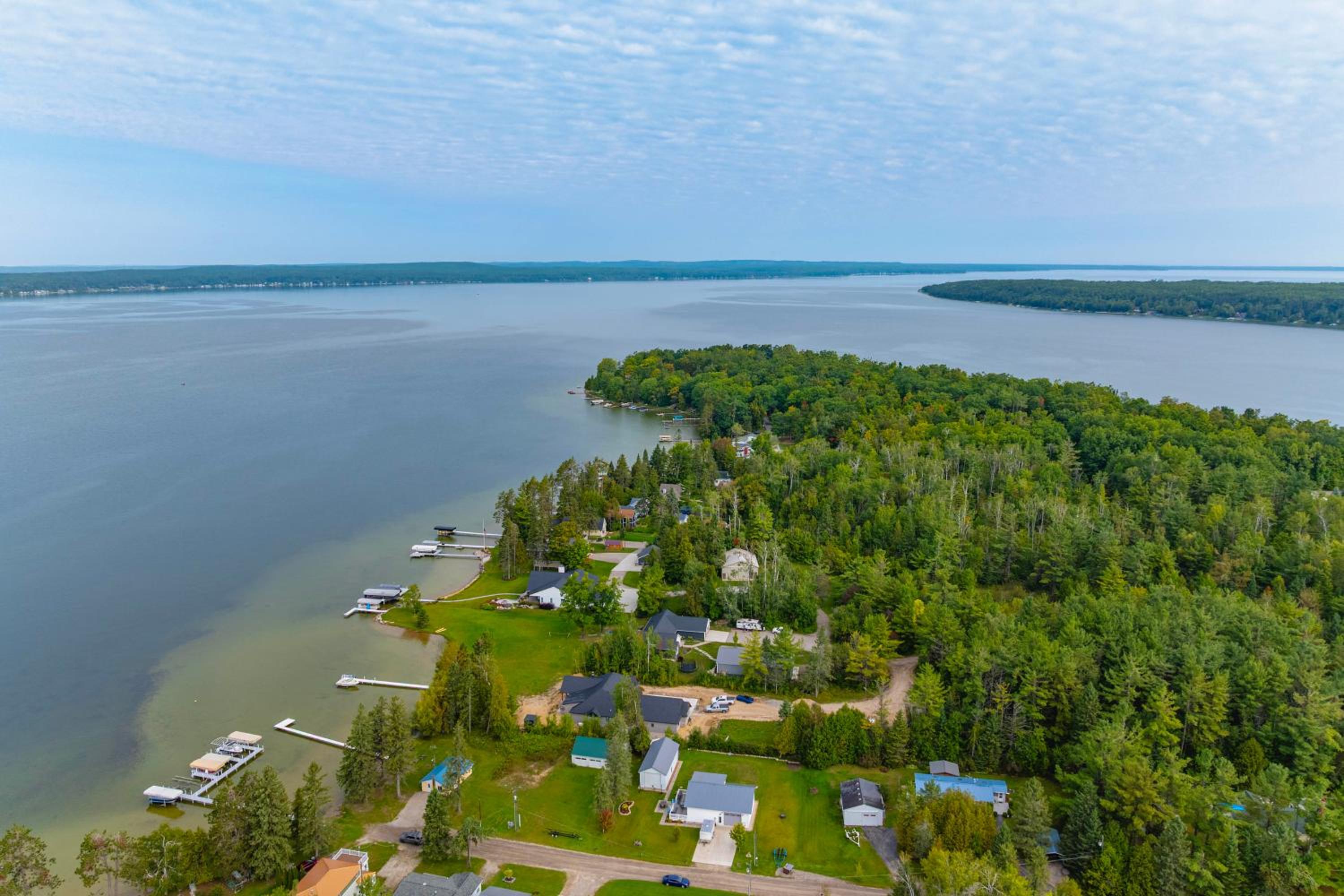 Pet Friendly Lake Cabin Private Dock and Fire Pit!