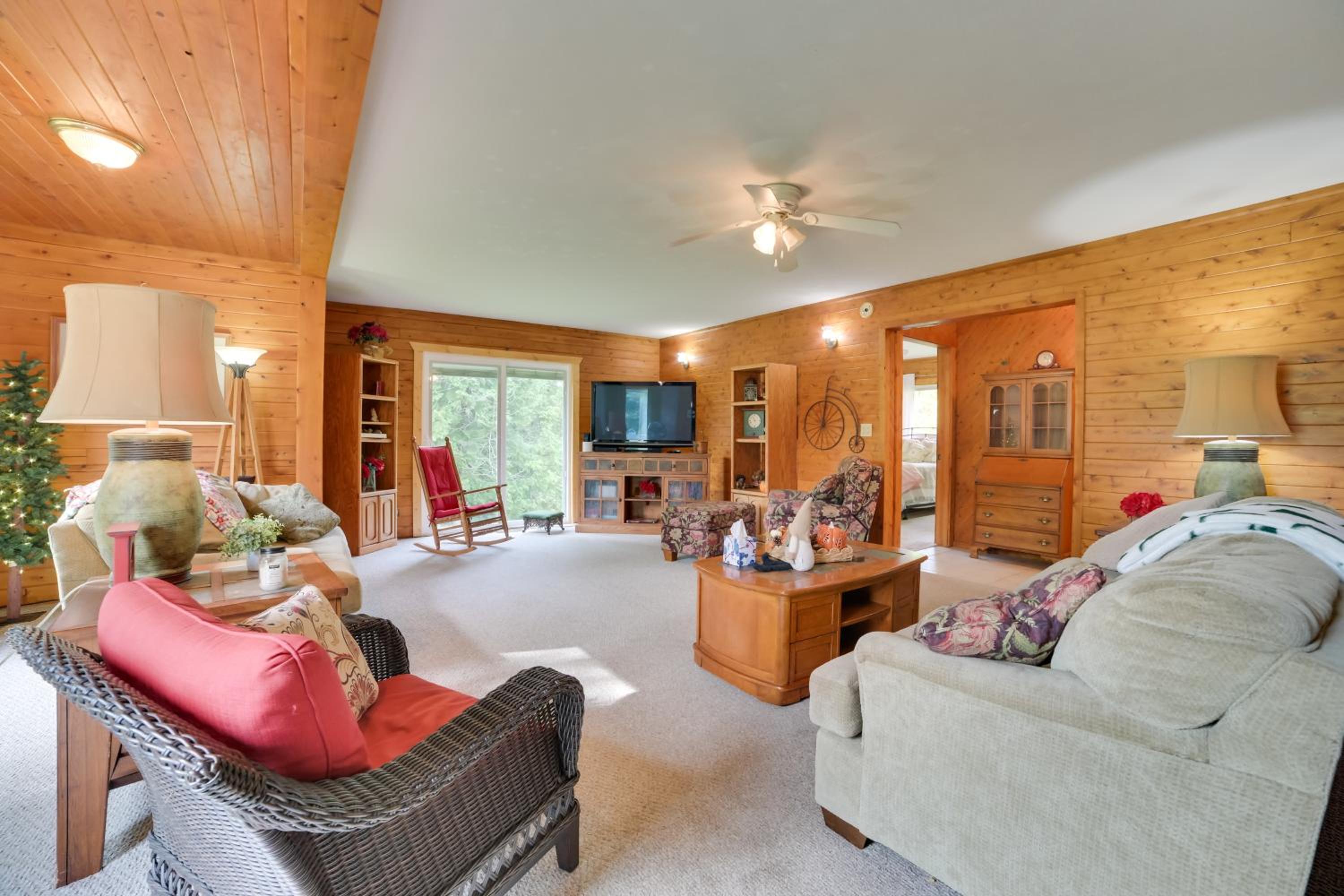 Rustic Mullett Lake Home, 3 Mi to Marina!