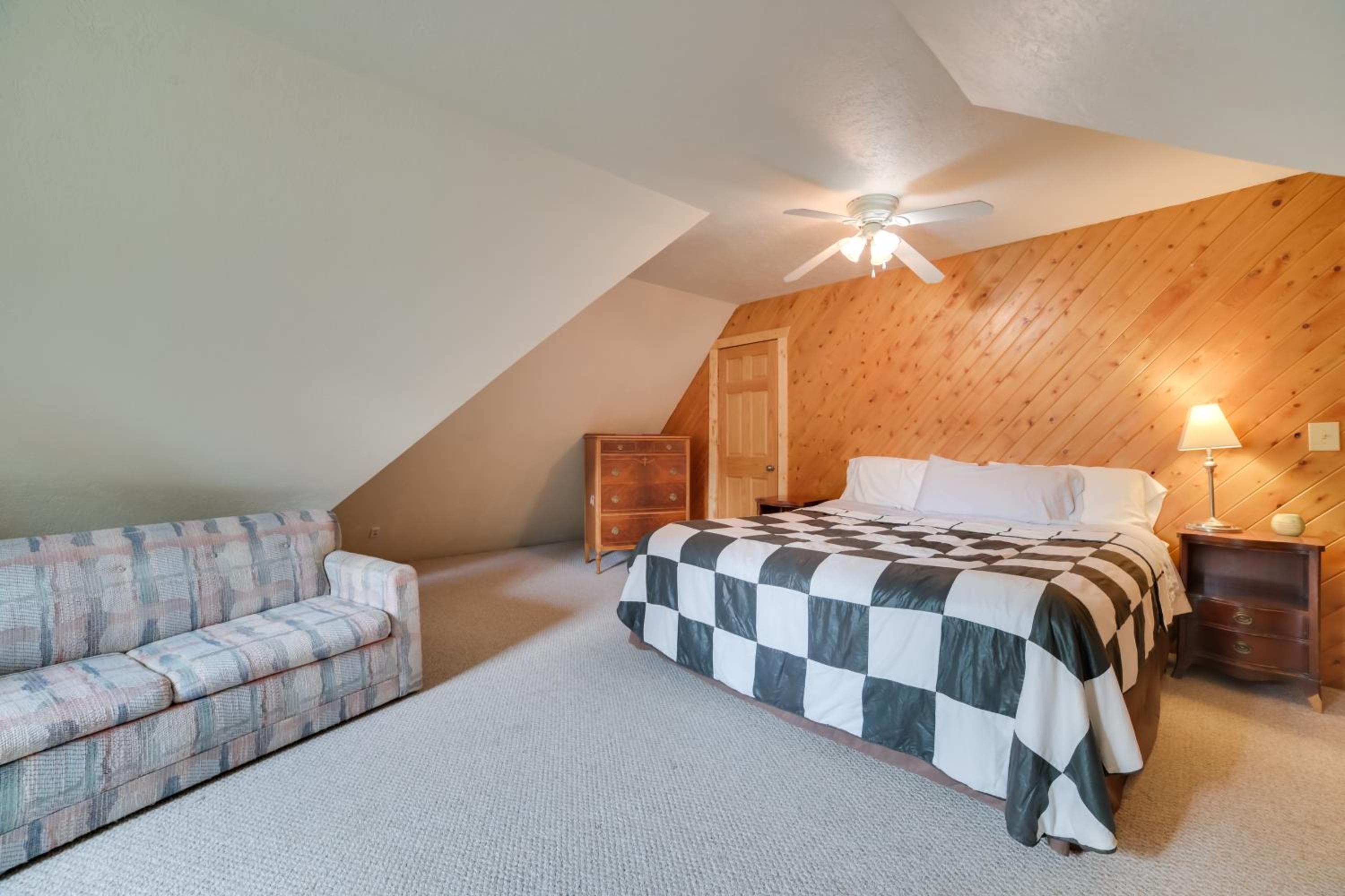 Rustic Mullett Lake Home, 3 Mi to Marina!