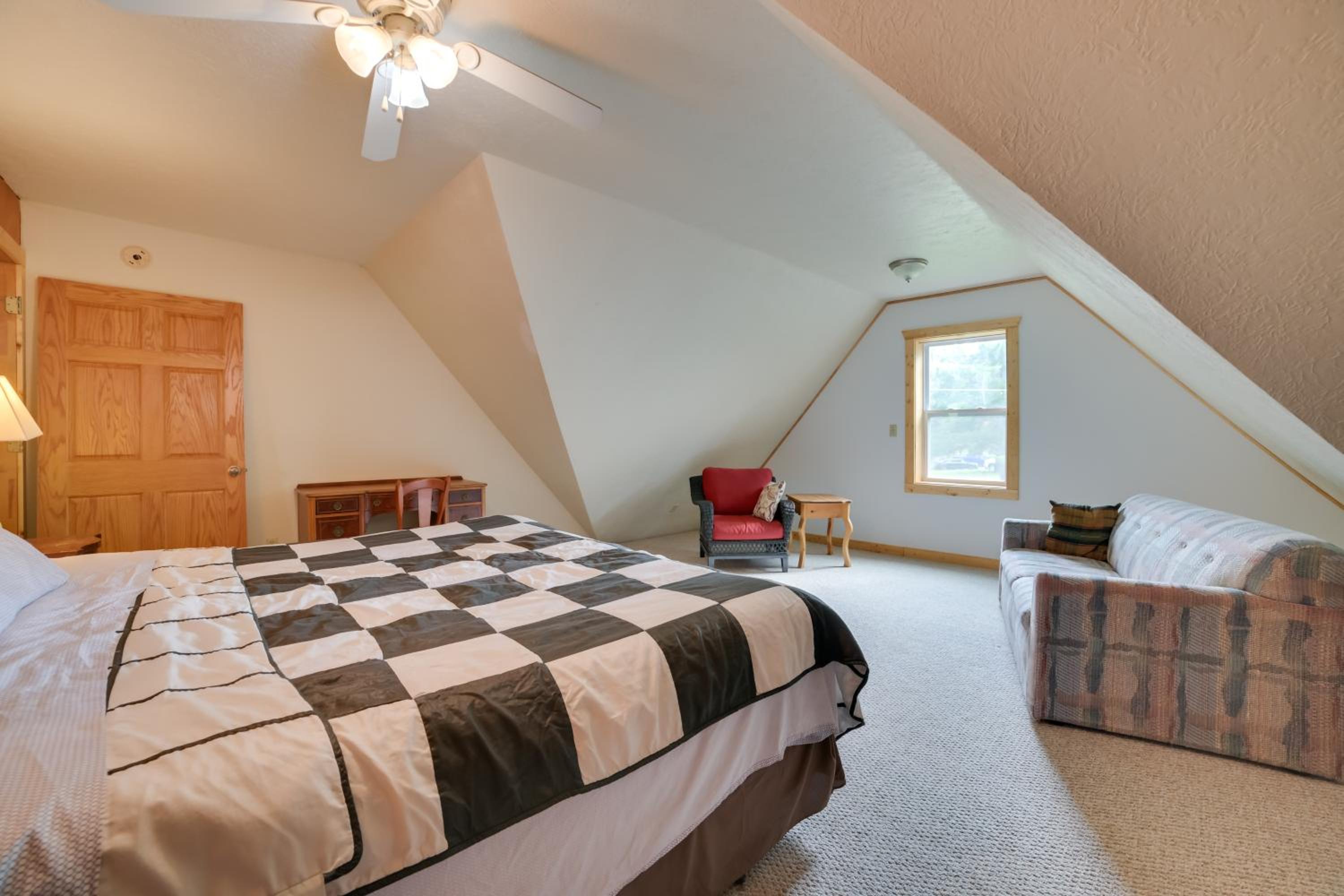 Rustic Mullett Lake Home, 3 Mi to Marina!