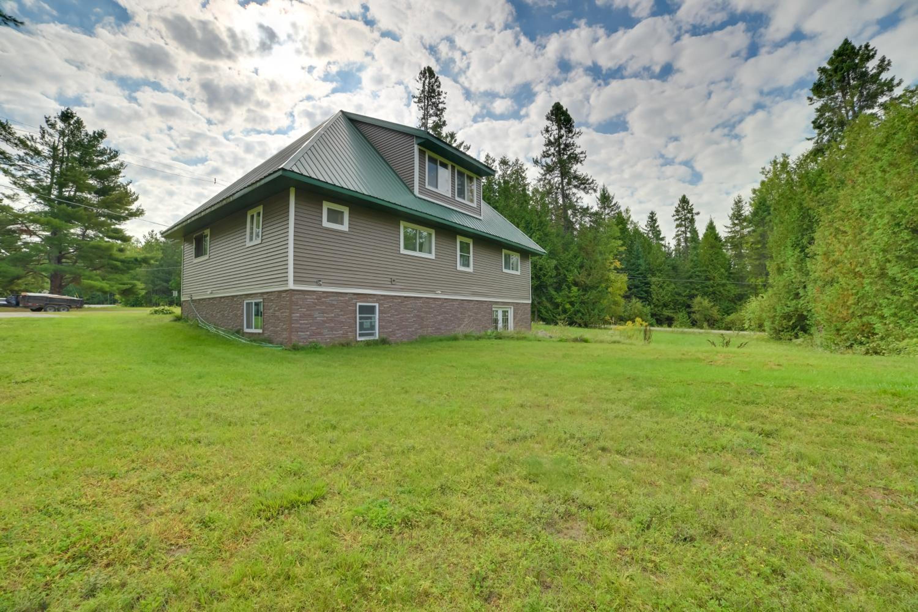 Rustic Mullett Lake Home, 3 Mi to Marina!
