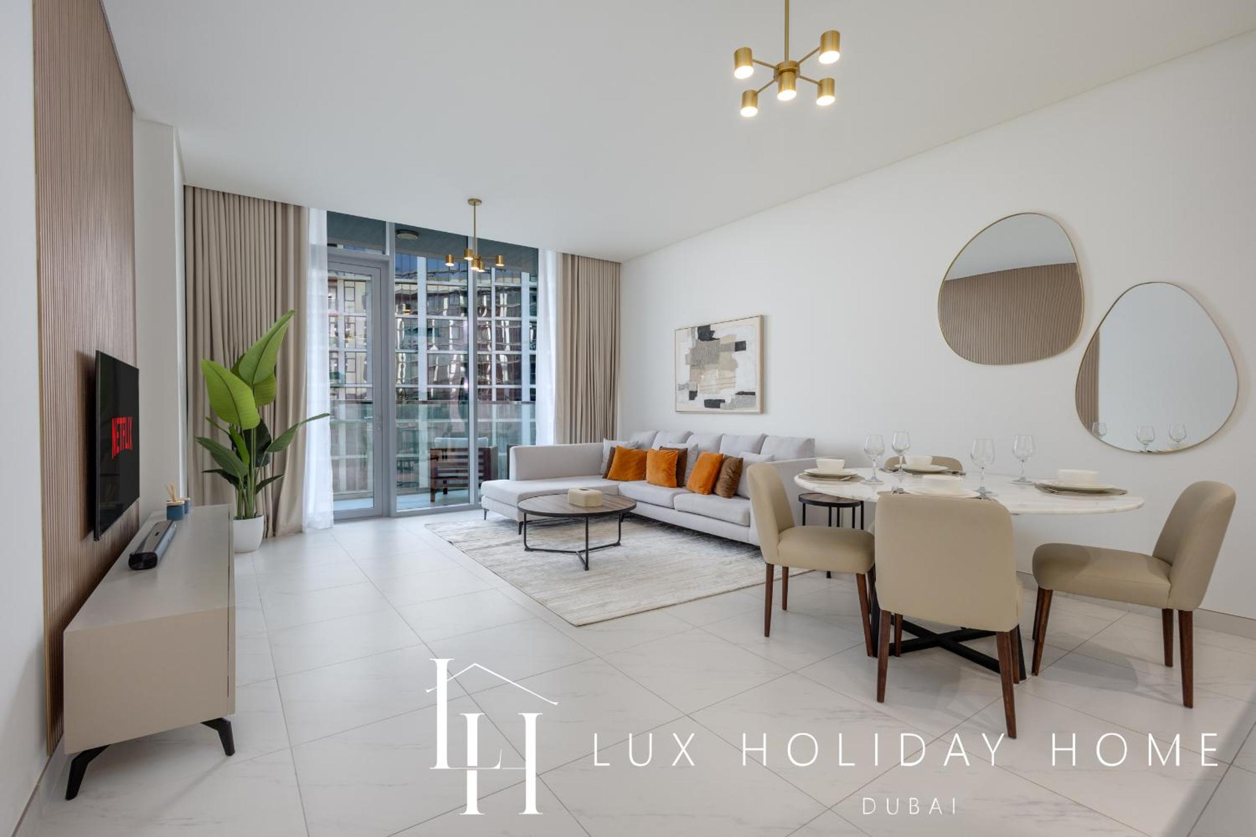 LUX The Burj Khalifa Lagoon View Suite 4