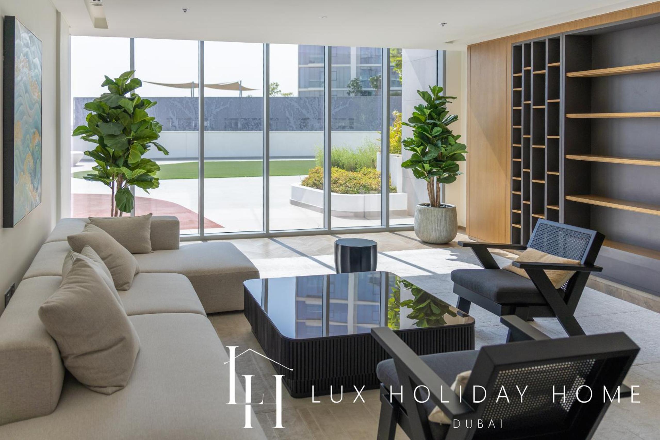 LUX The Burj Khalifa Lagoon View Suite 4