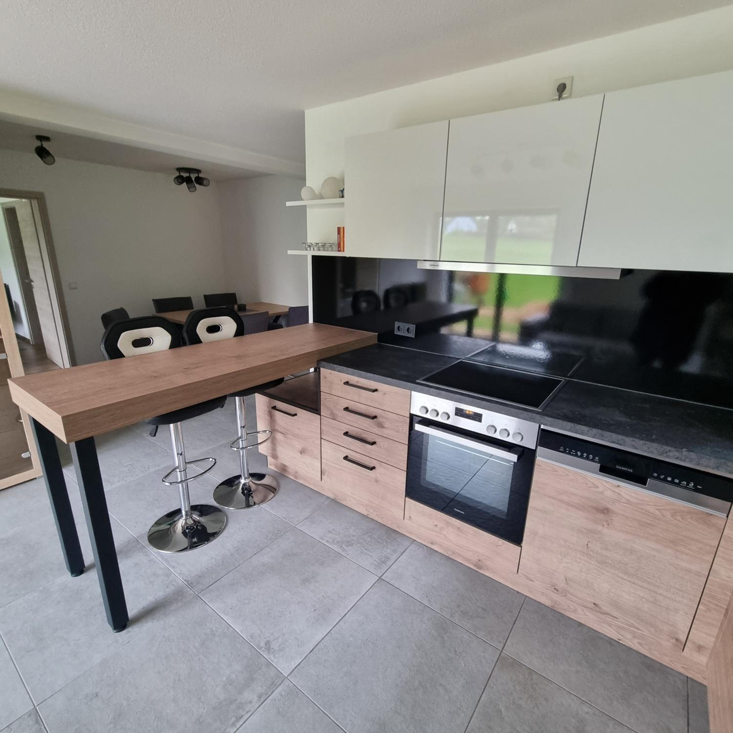 Ferienwohnung Wiesengrund, Ruhig im Ortsteil von Roth, nähe Rothsee, 25 min Messe Nbg