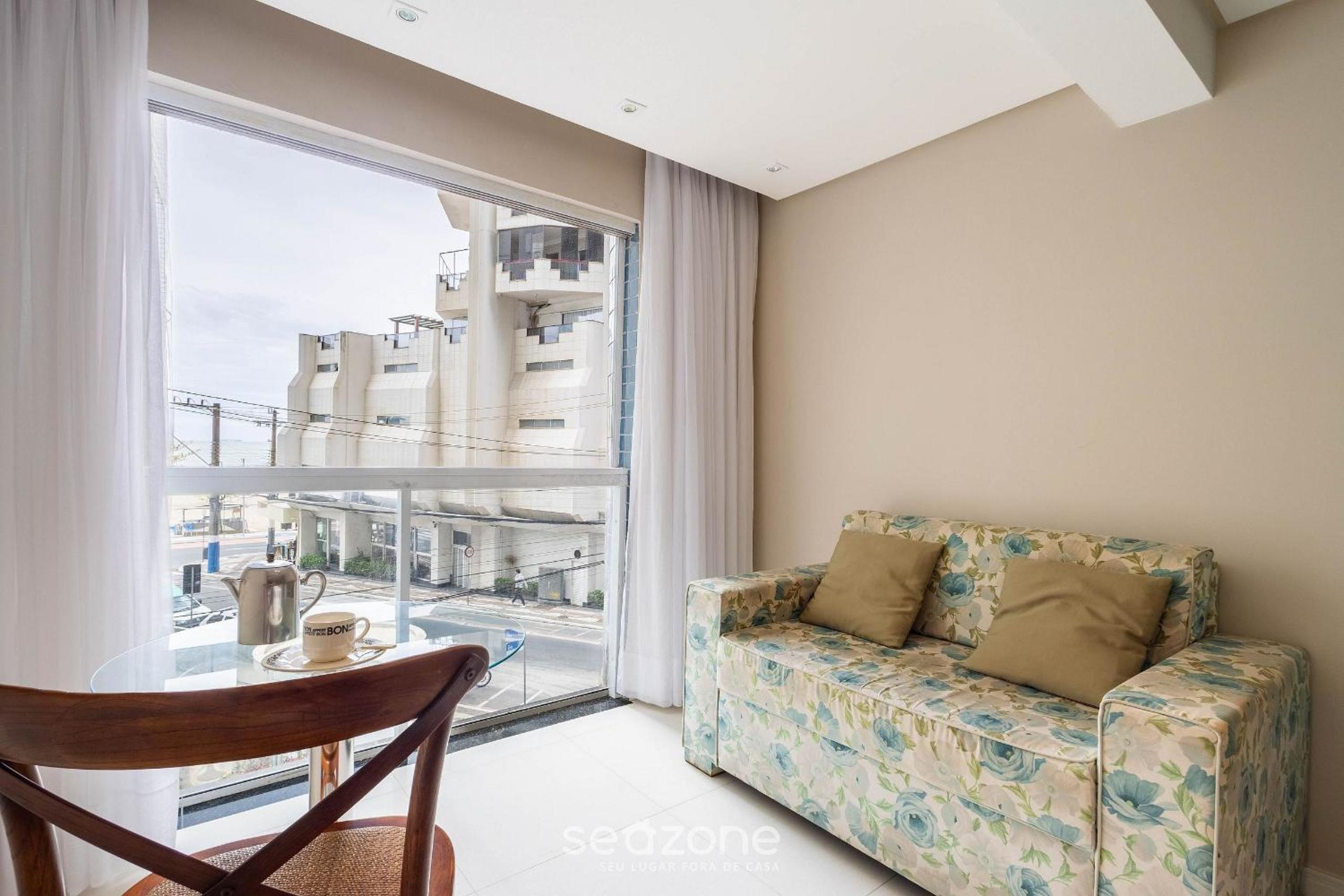 Apartments 100m from the Beach in BC - ERM