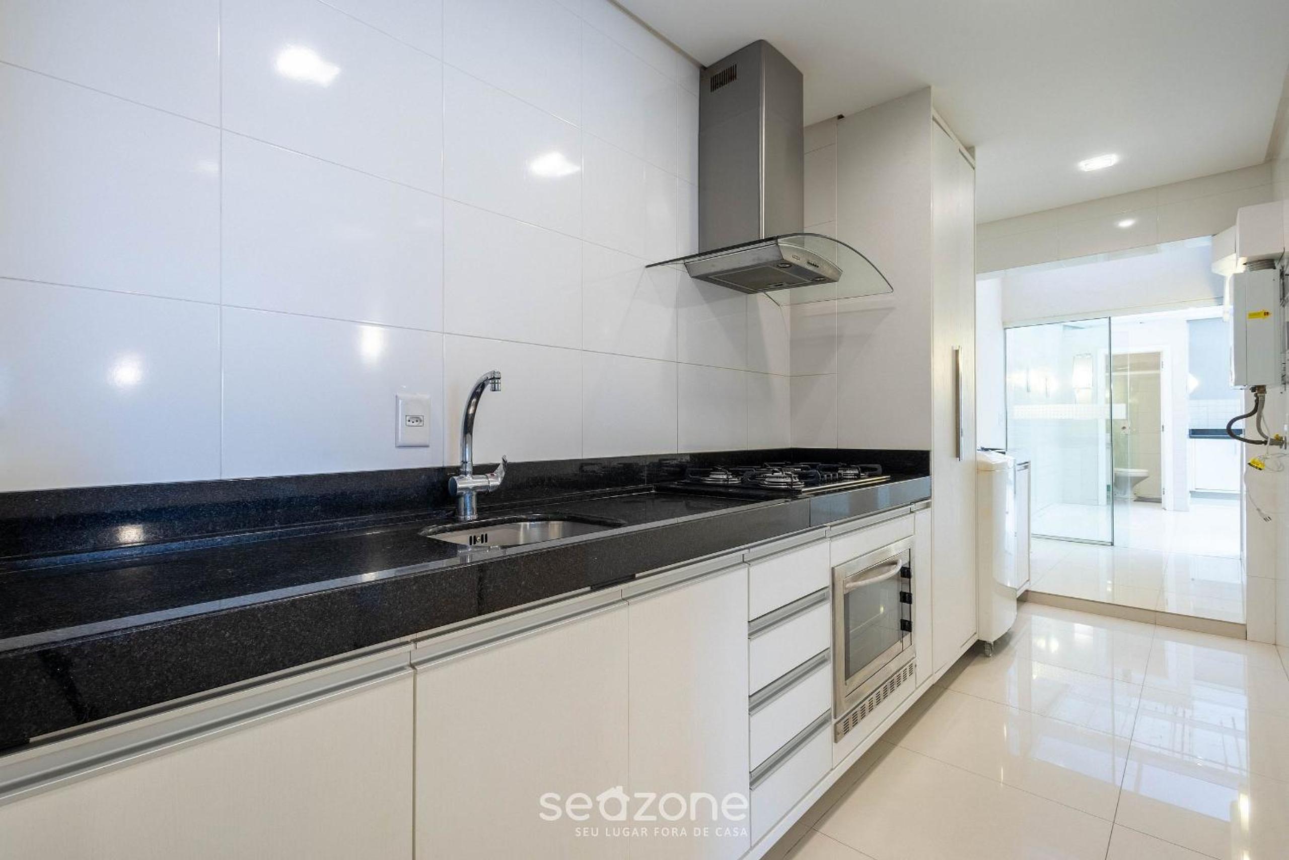 Apartments 100m from the Beach in BC - ERM