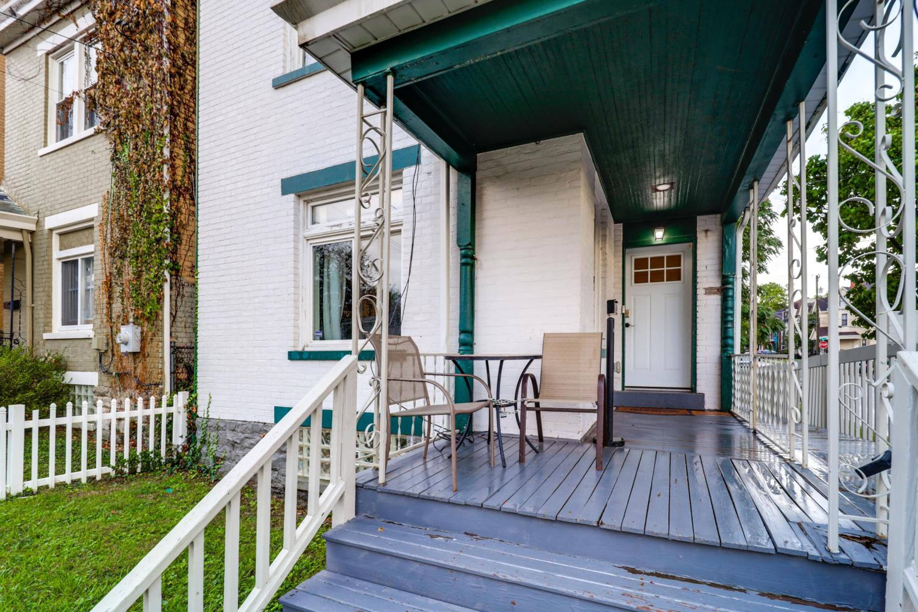 Walk to University of Cincinnati Historic Home!