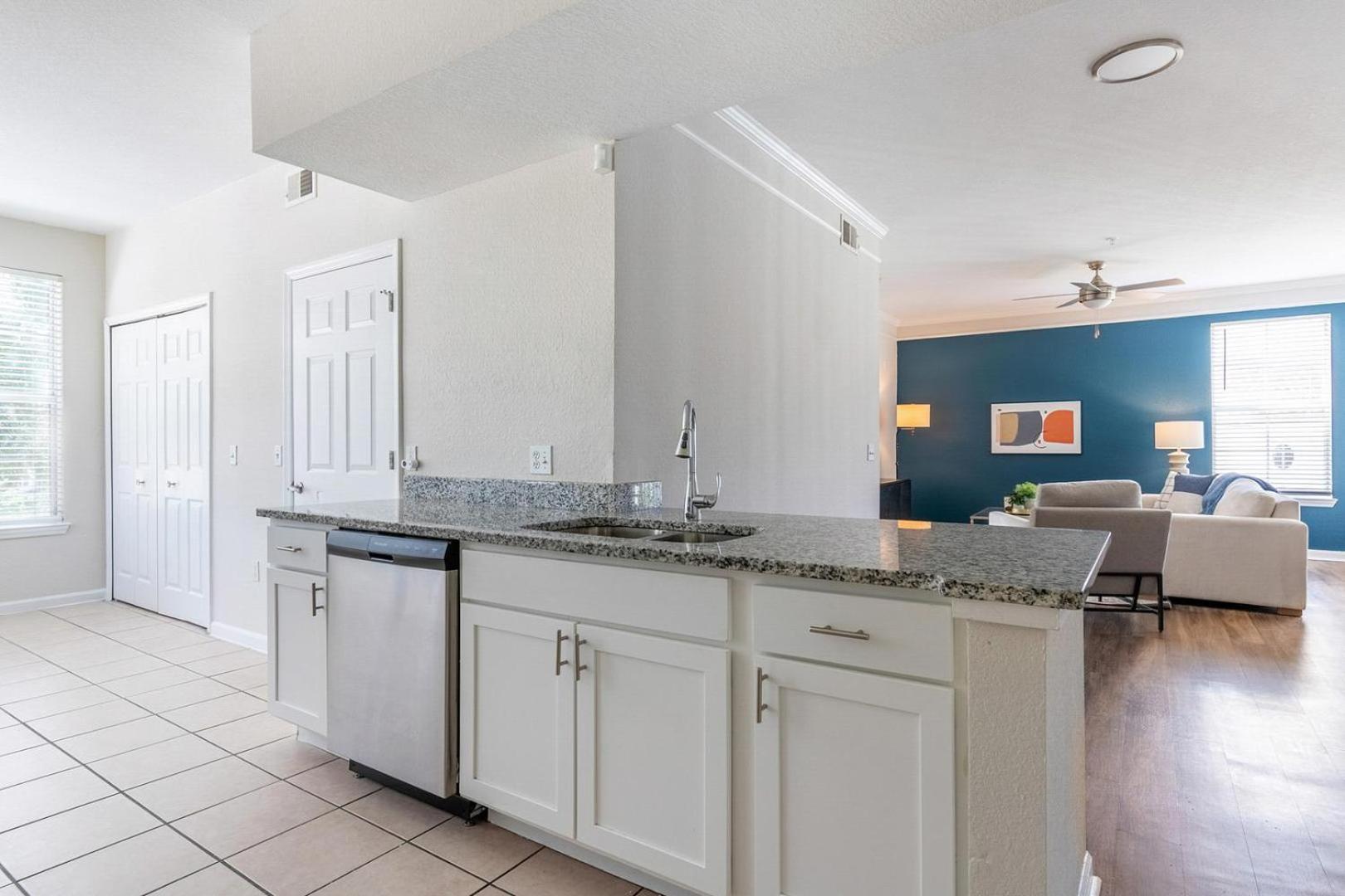 Landing Stunning 1BD Gym Pool