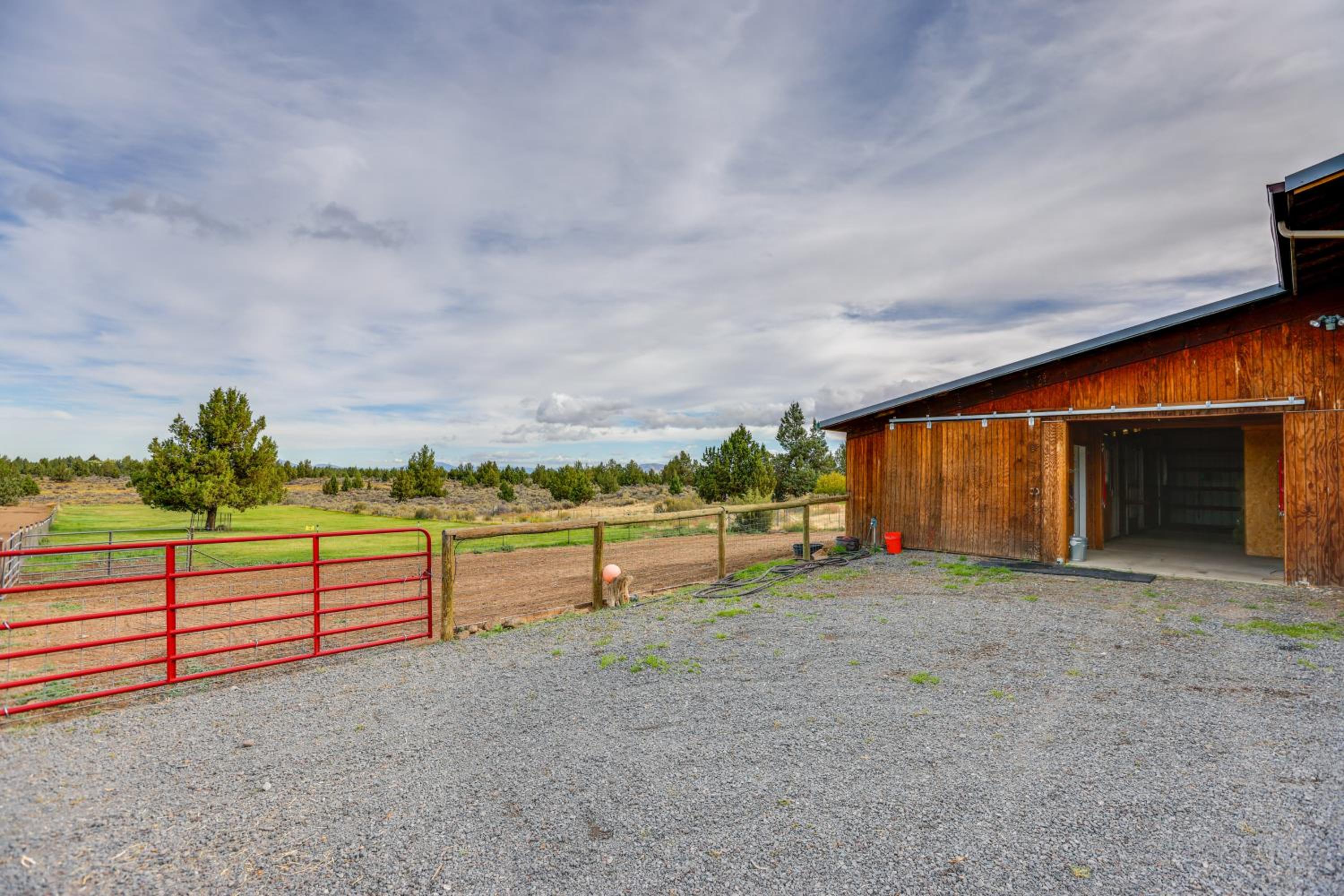 Next to 600 Acres of Public Land! Bend Ranch Home