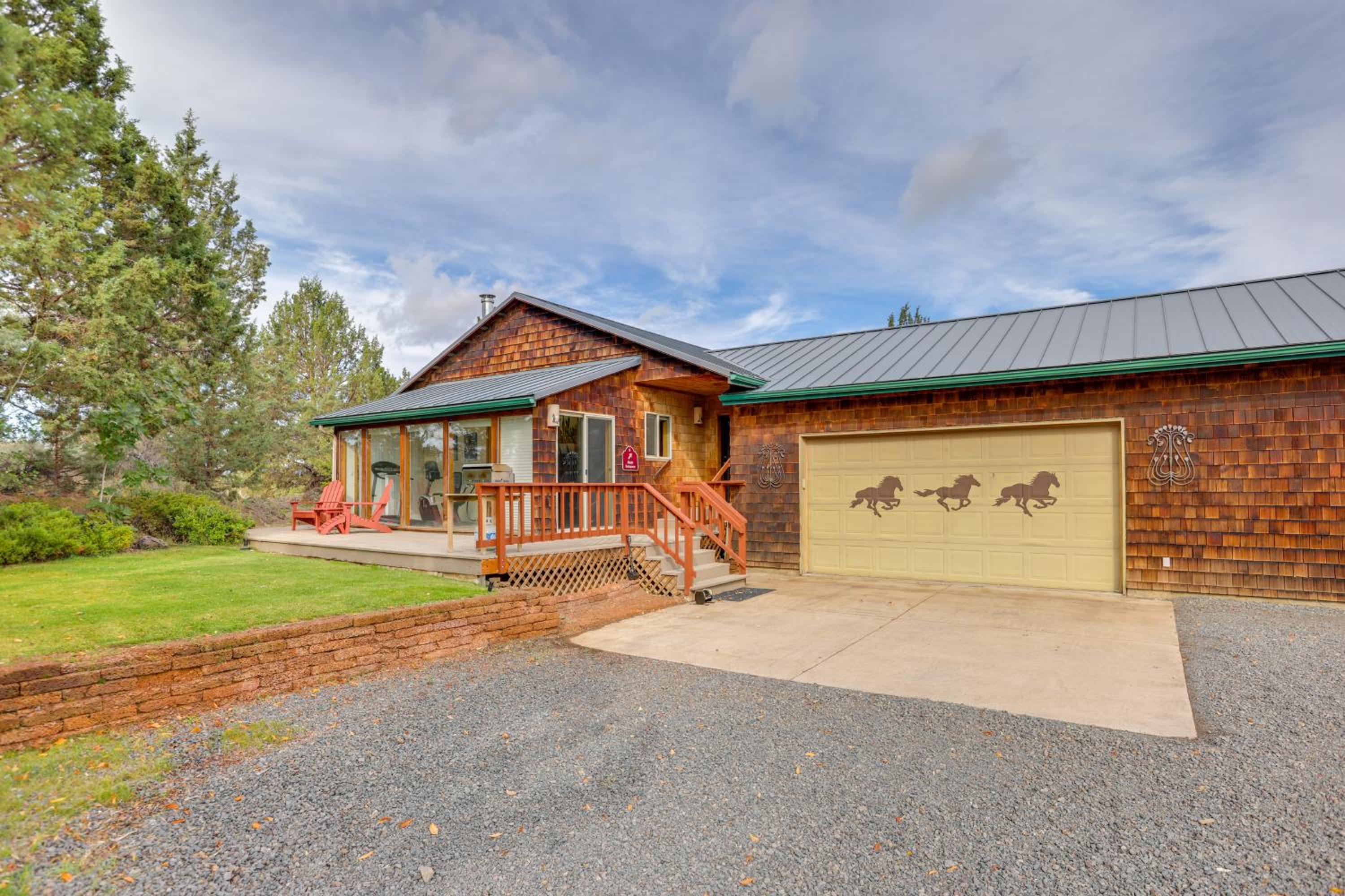 Next to 600 Acres of Public Land! Bend Ranch Home