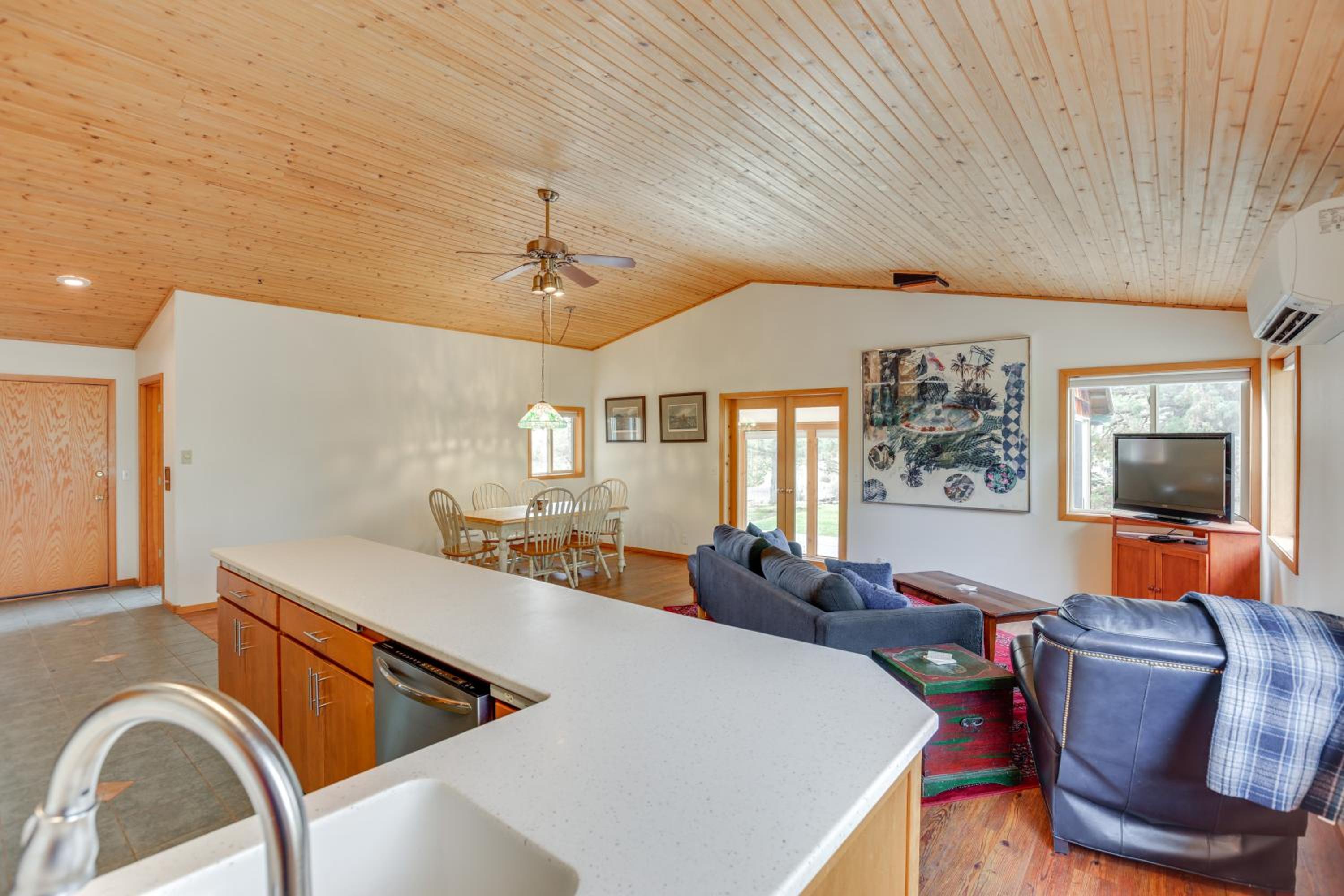 Next to 600 Acres of Public Land! Bend Ranch Home