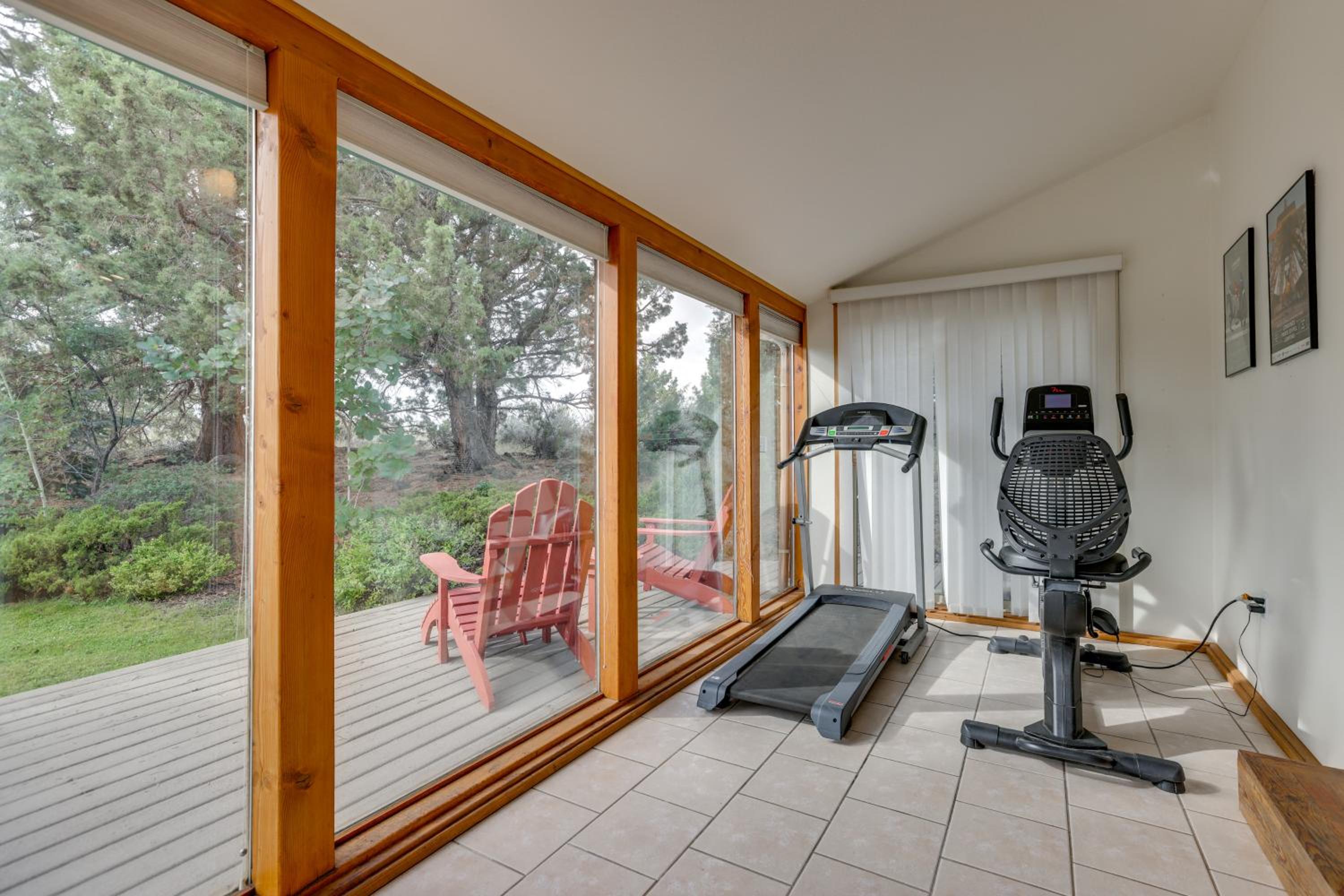 Next to 600 Acres of Public Land! Bend Ranch Home