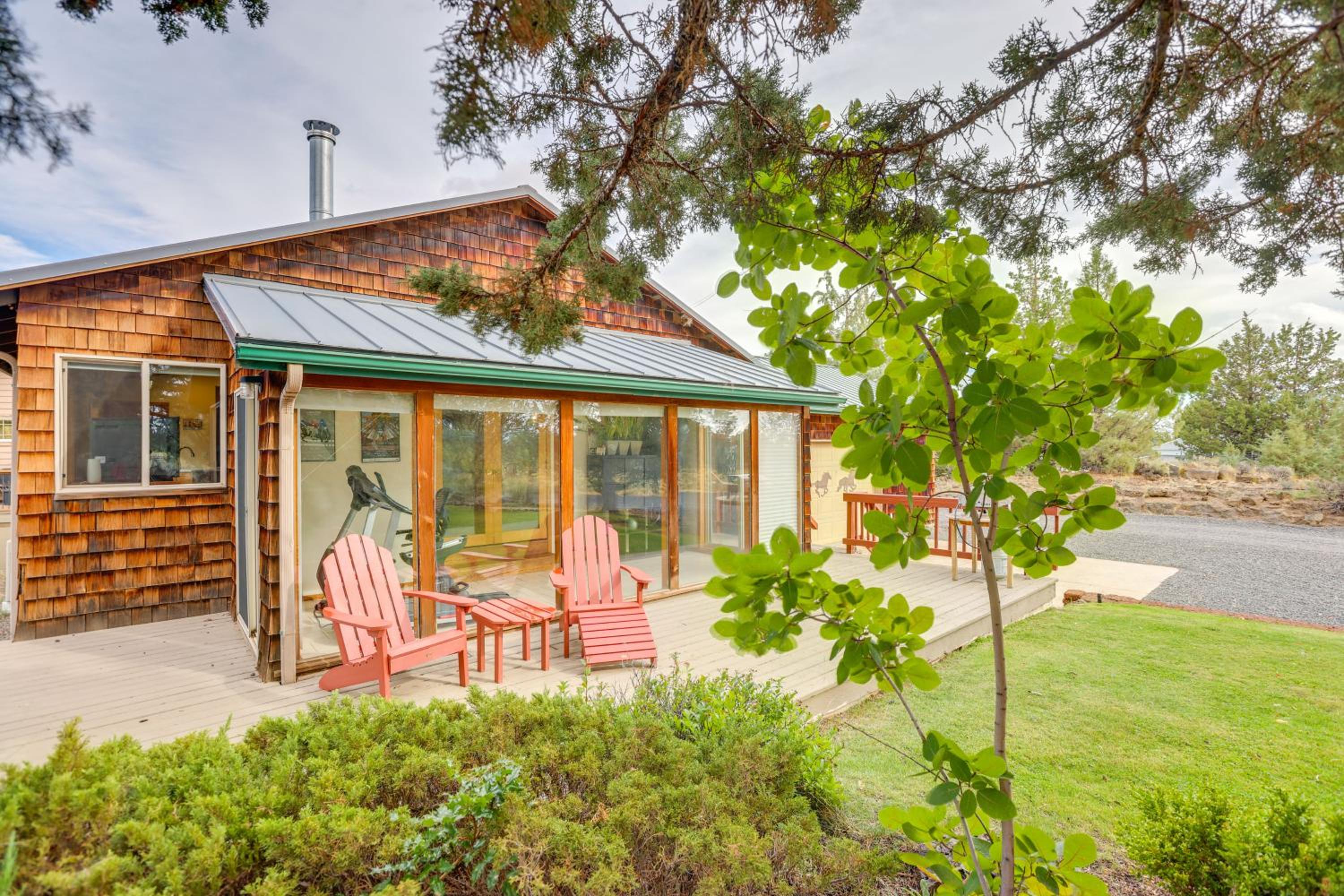 Next to 600 Acres of Public Land! Bend Ranch Home