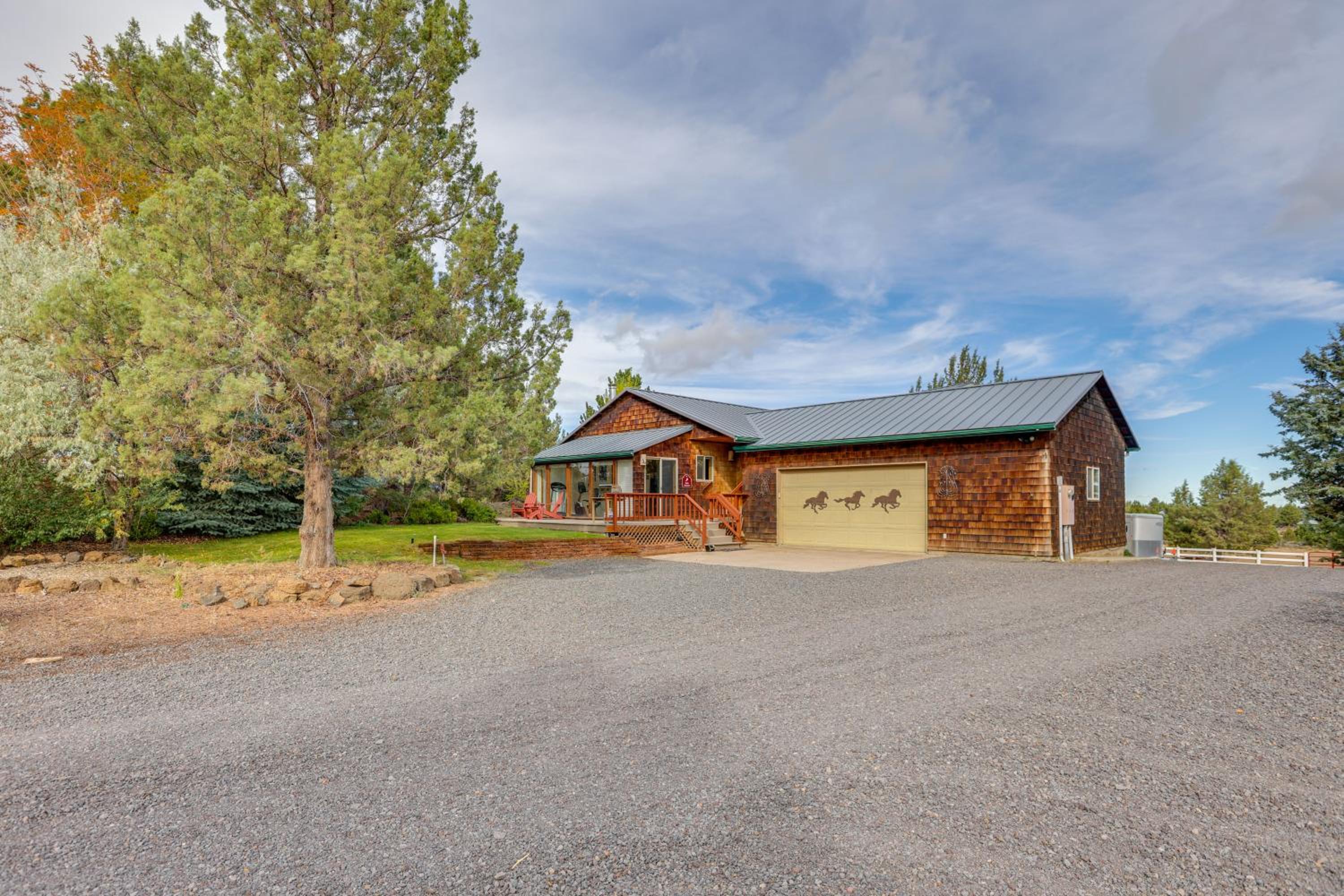 Next to 600 Acres of Public Land! Bend Ranch Home