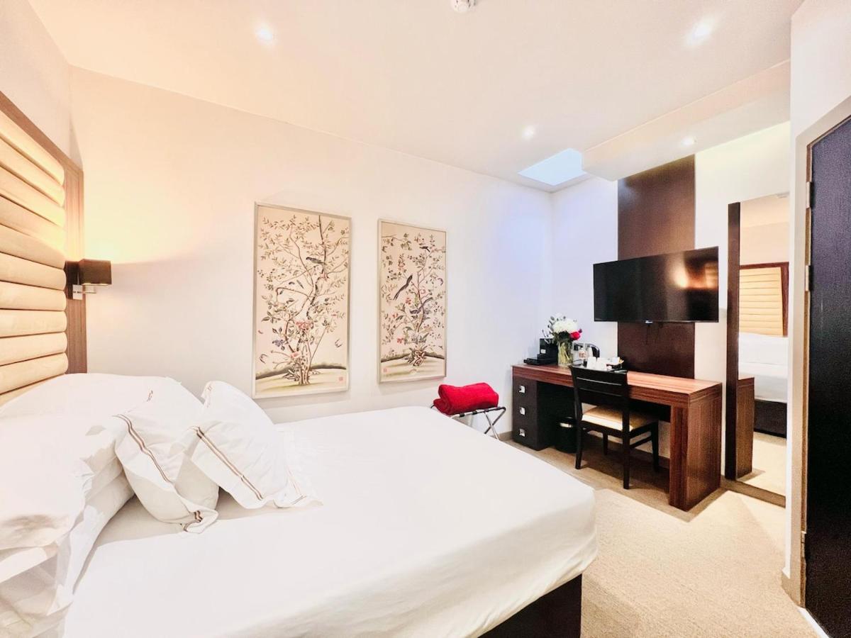 Central Boutique Room 105