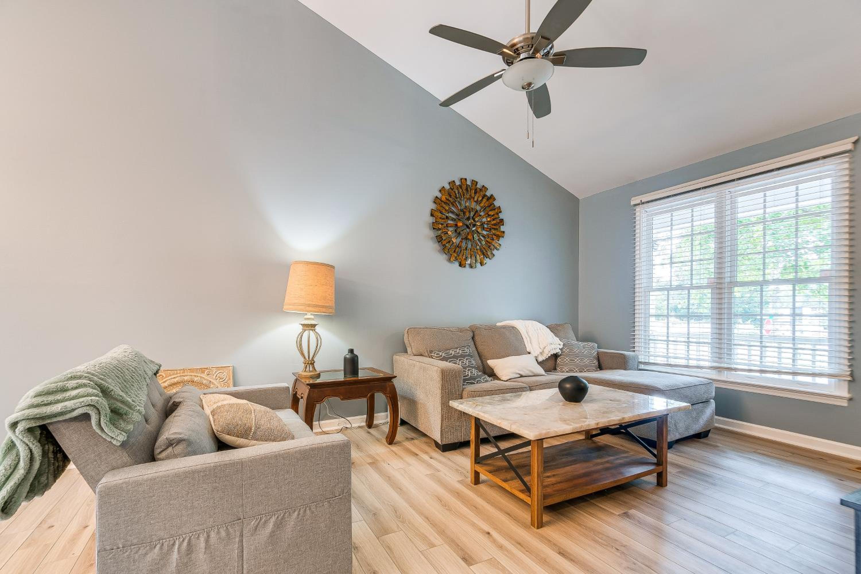 Home with Pet-Friendly Yard, 1 Mi to Dtwn Raleigh!