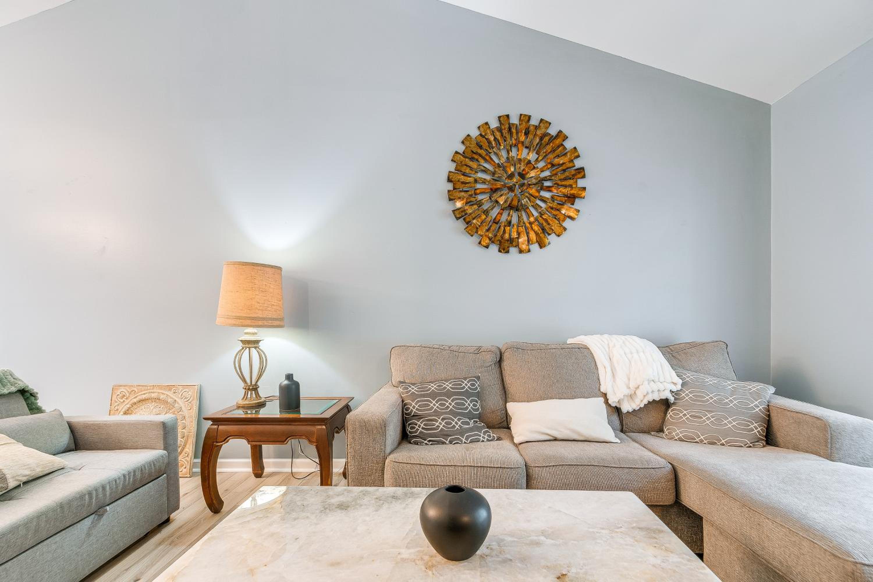 Home with Pet-Friendly Yard, 1 Mi to Dtwn Raleigh!