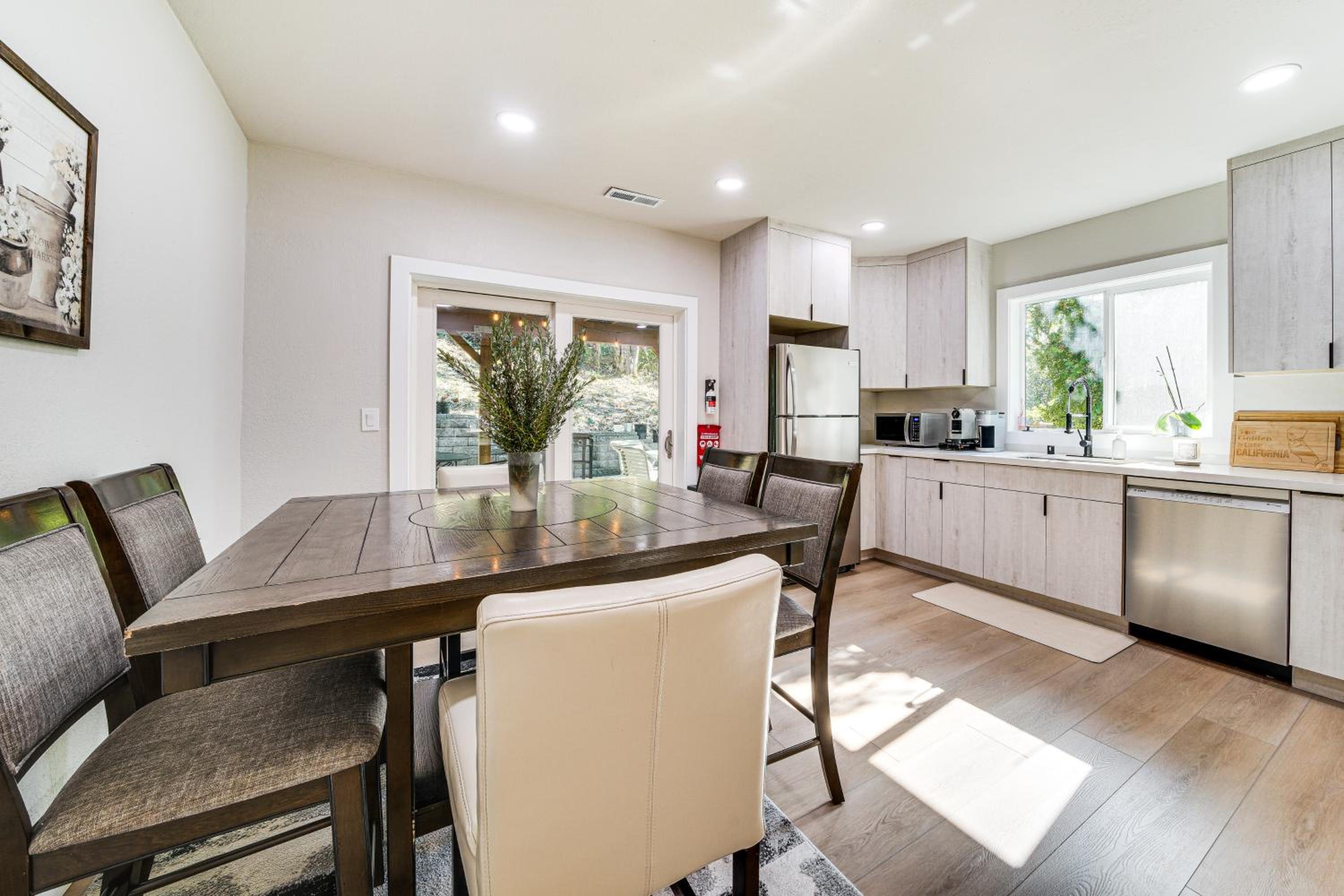 13 Mi to Lumen Field and Dtwn Seattle! Cozy Retreat
