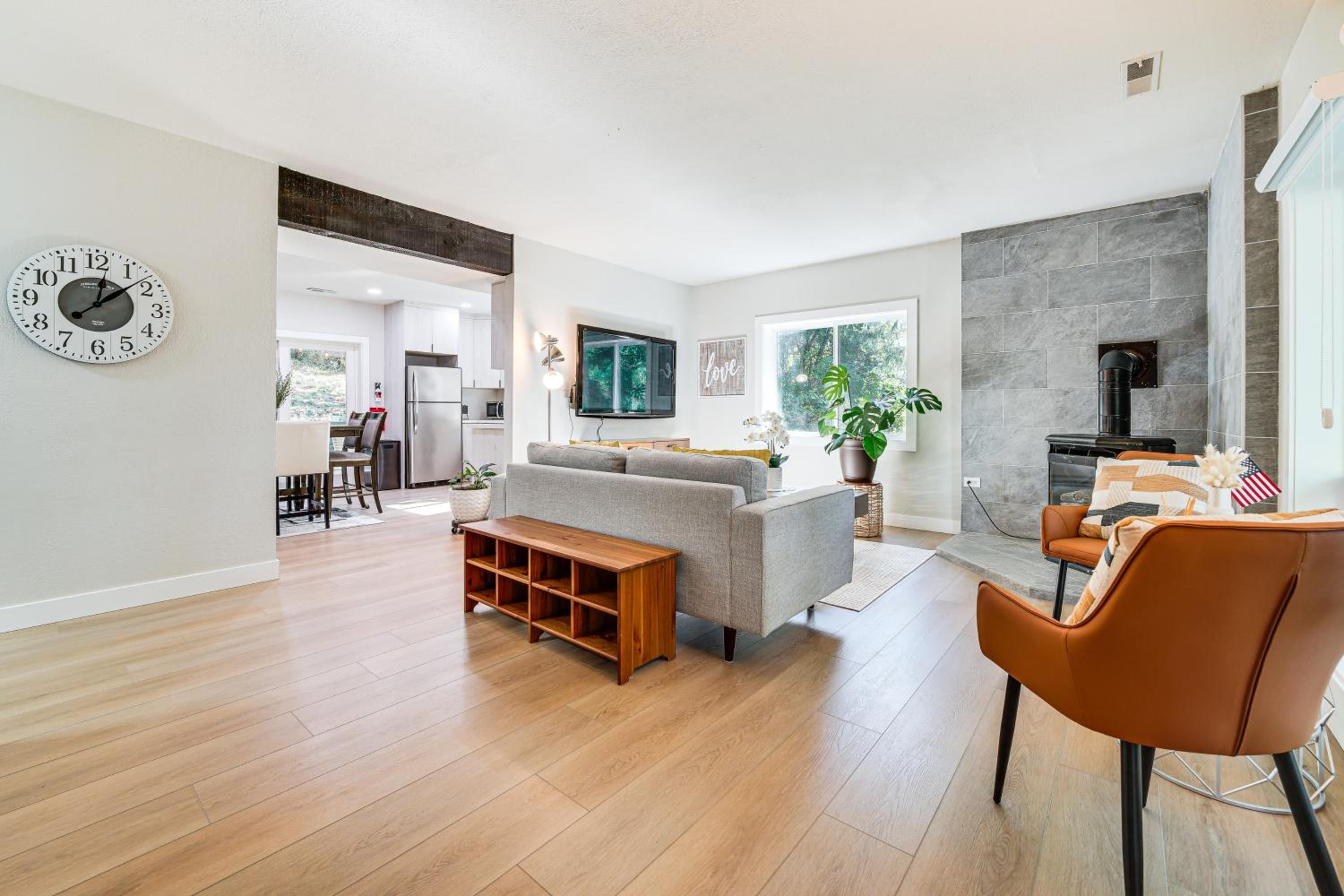 13 Mi to Lumen Field and Dtwn Seattle! Cozy Retreat