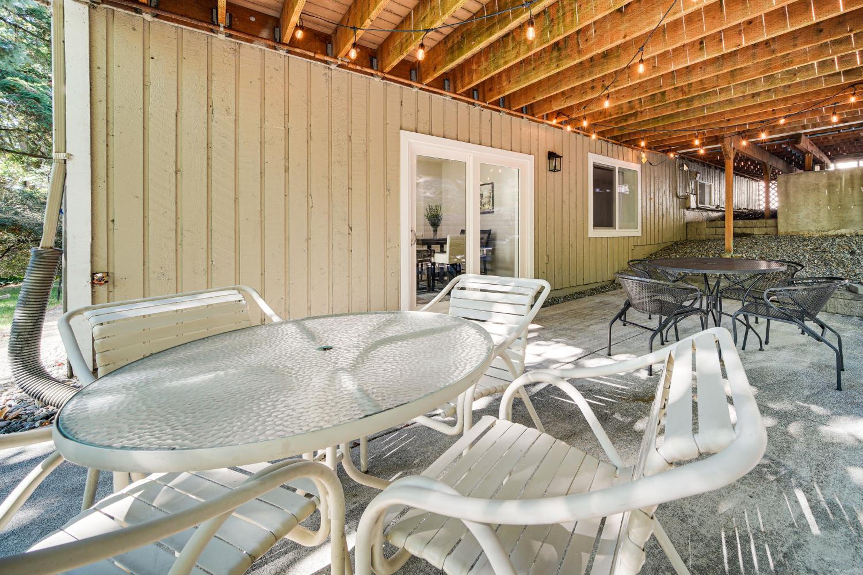 13 Mi to Lumen Field and Dtwn Seattle! Cozy Retreat
