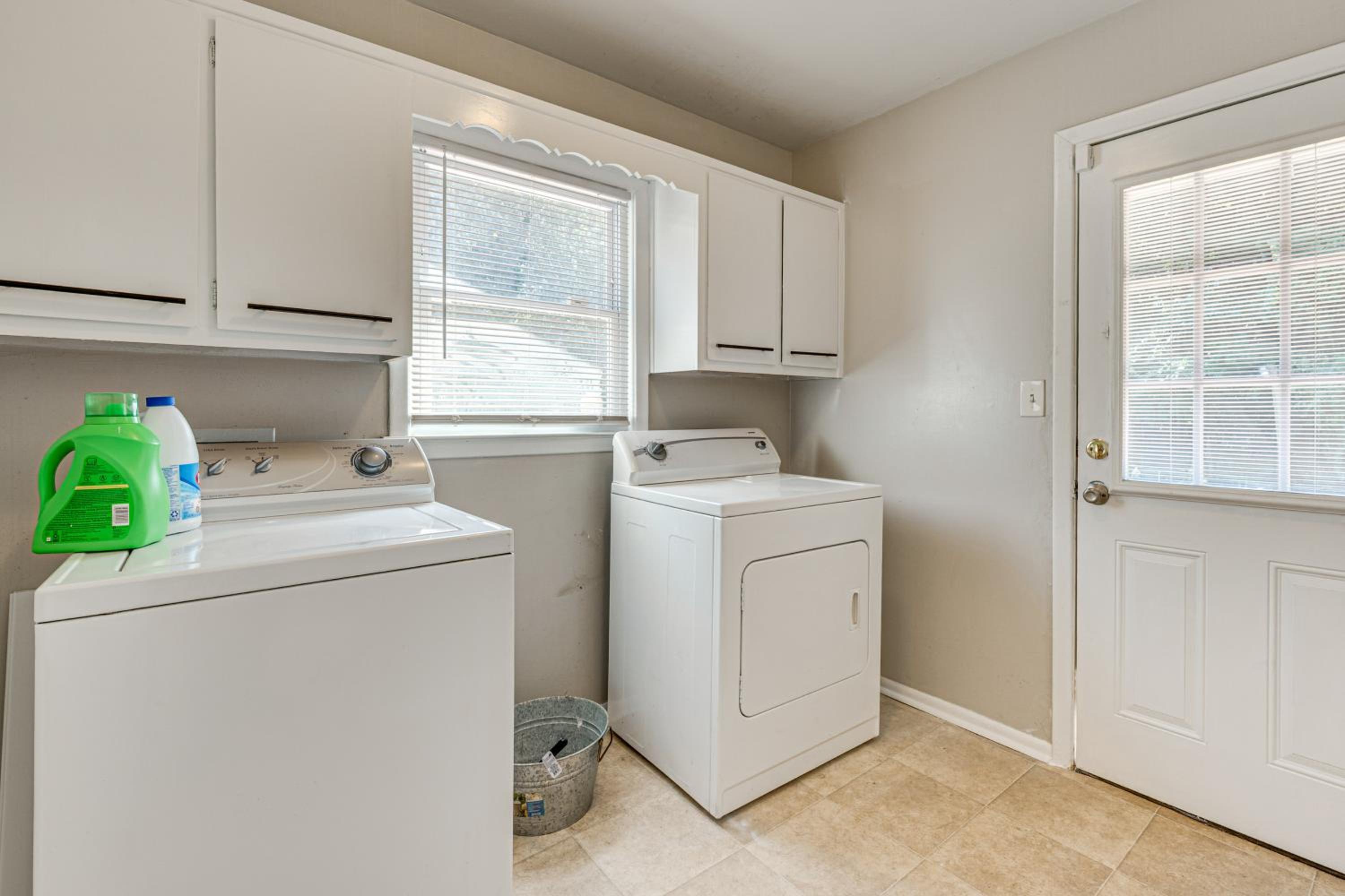 3 Mi to Arabia Mtn Trails Quiet Ranch-Style Home