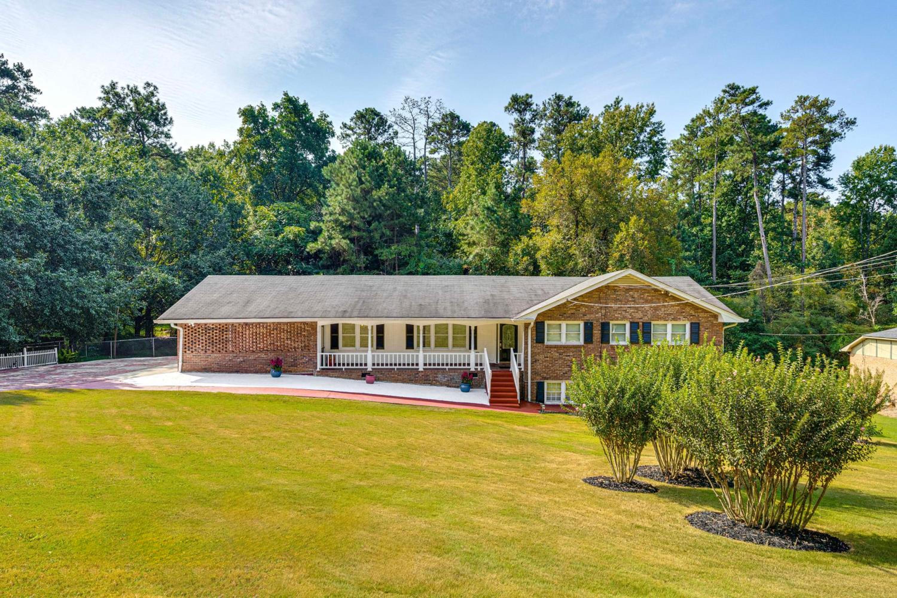 3 Mi to Arabia Mtn Trails Quiet Ranch-Style Home