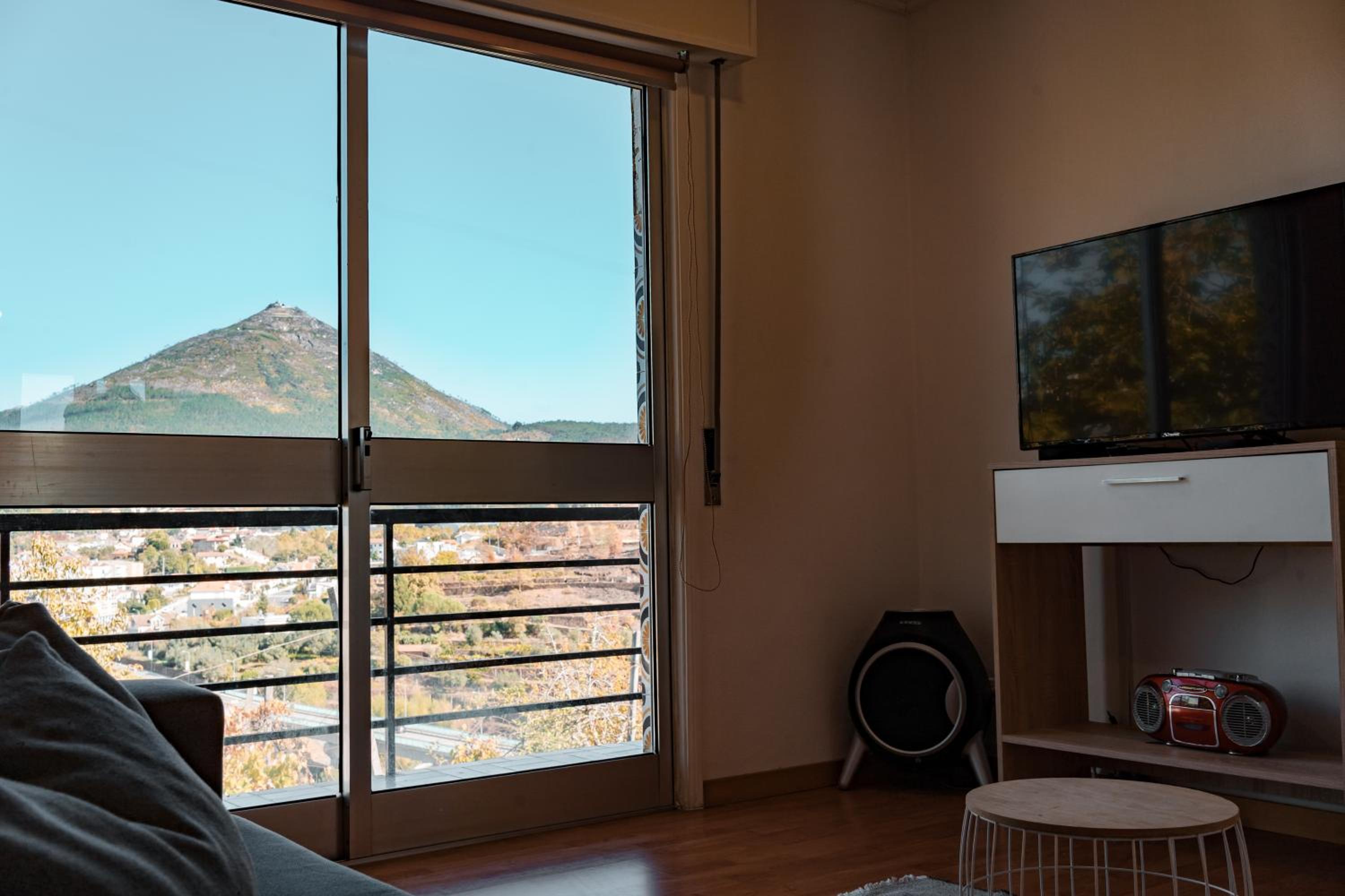 Casa da Estação, vista rio Tâmega e Senhora da Graça