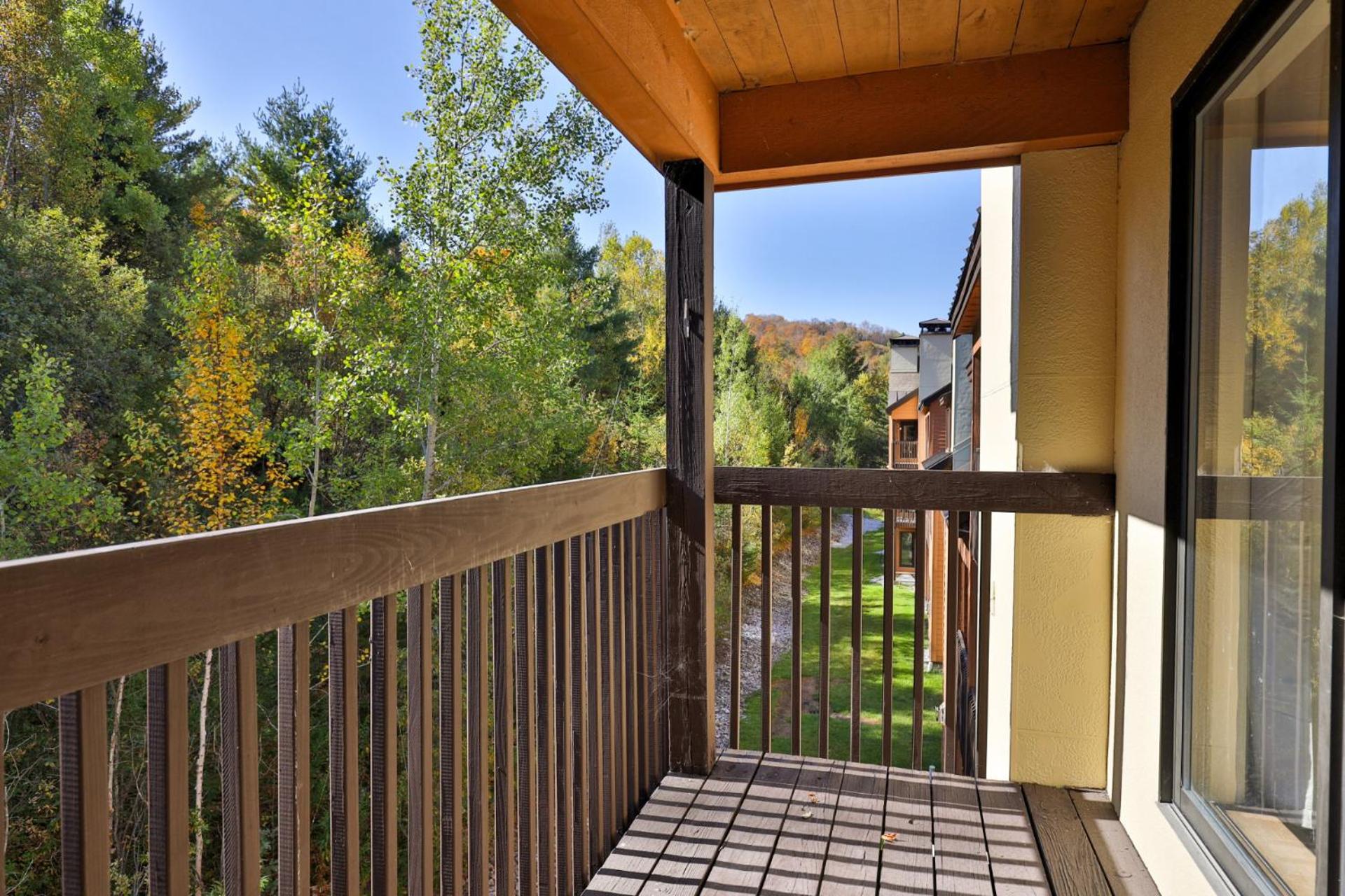 Trailside Loft at Pico - Ski-In, Out Condo with Loft & 2BR - Steps to Lift