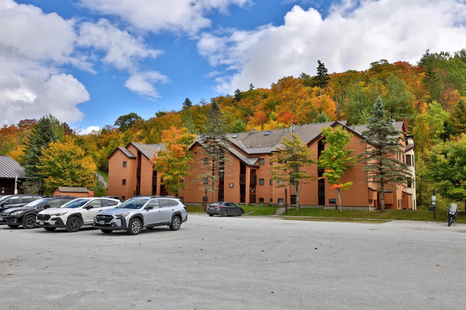 Trailside Loft at Pico - Ski-In, Out Condo with Loft & 2BR - Steps to Lift