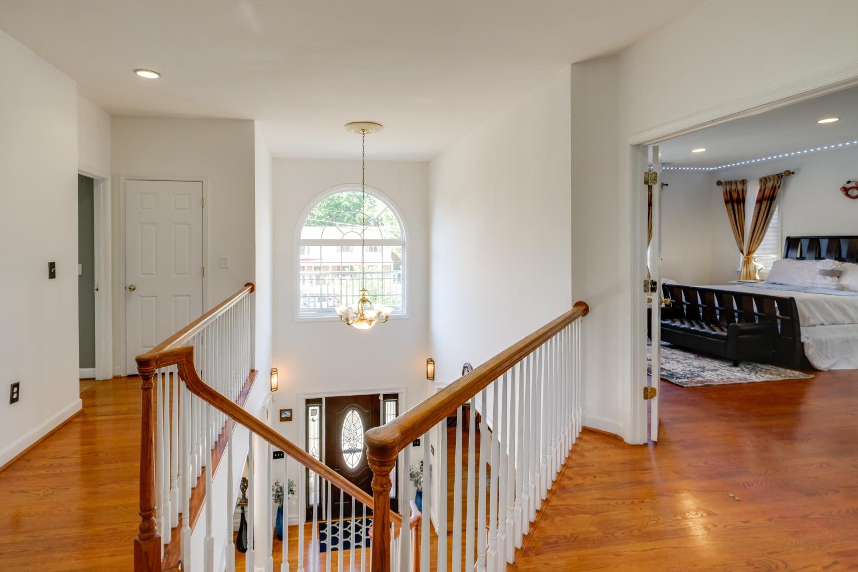 Take Metro to DC! Family Home in Springfield