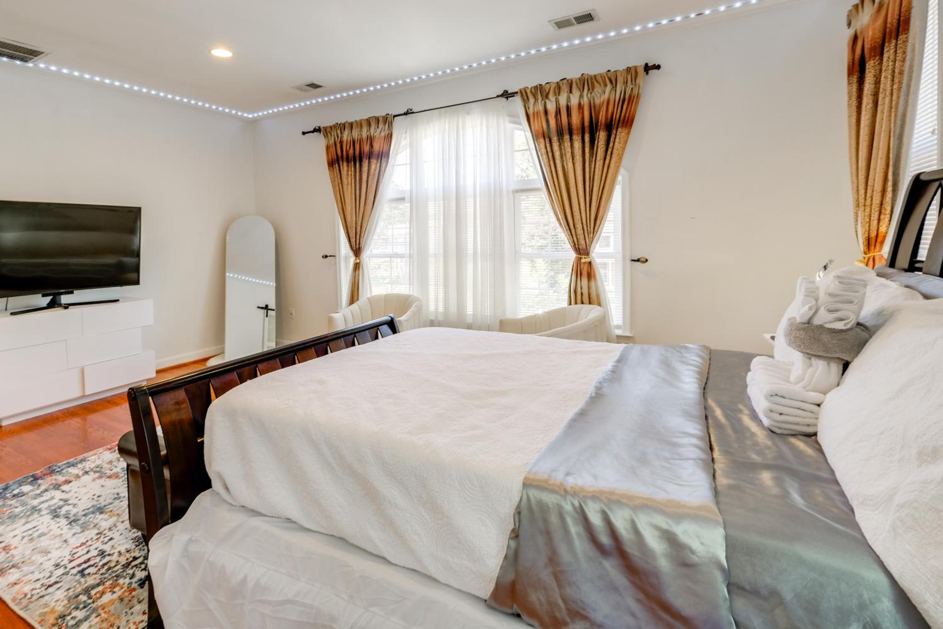 Take Metro to DC! Family Home in Springfield