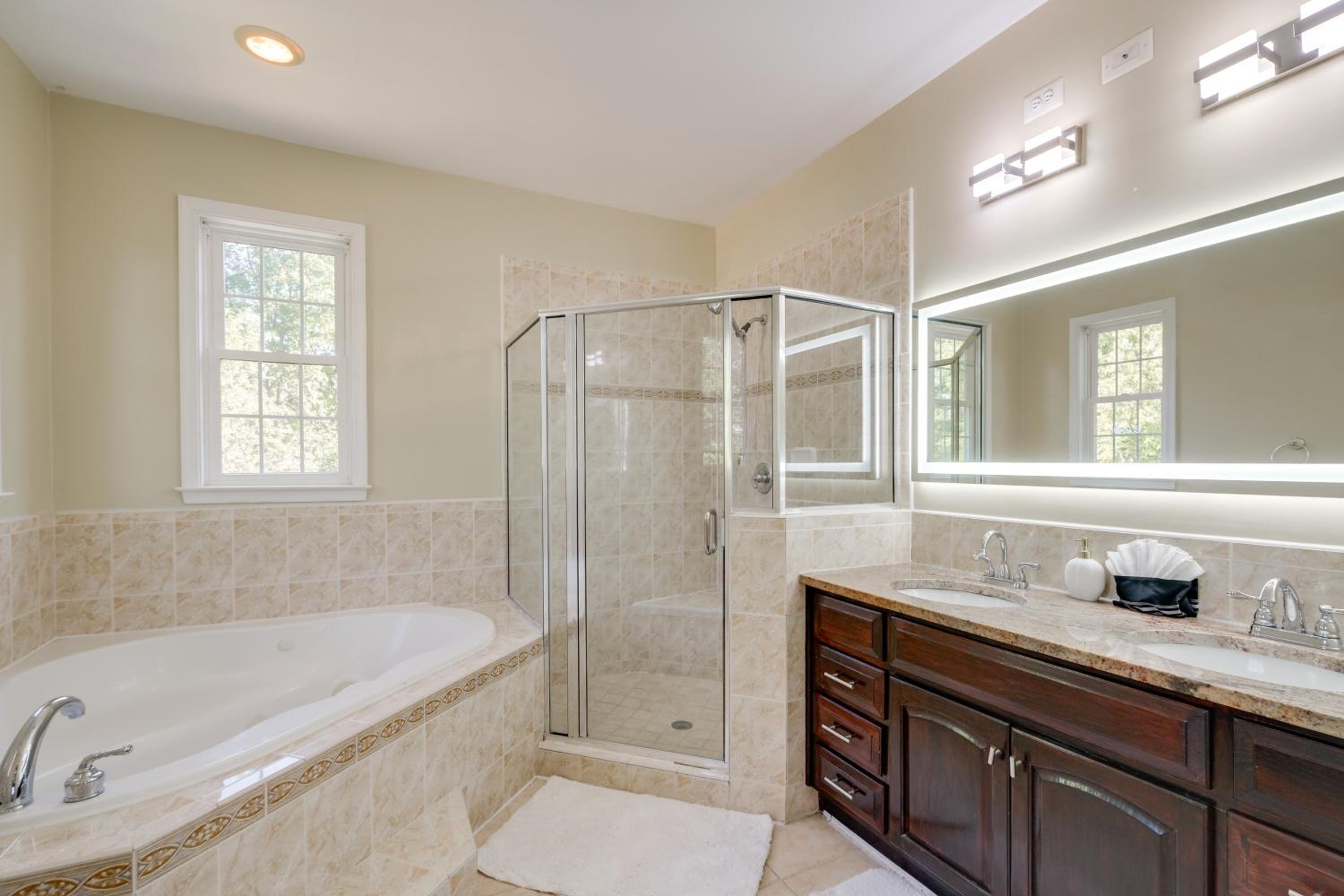 Take Metro to DC! Family Home in Springfield