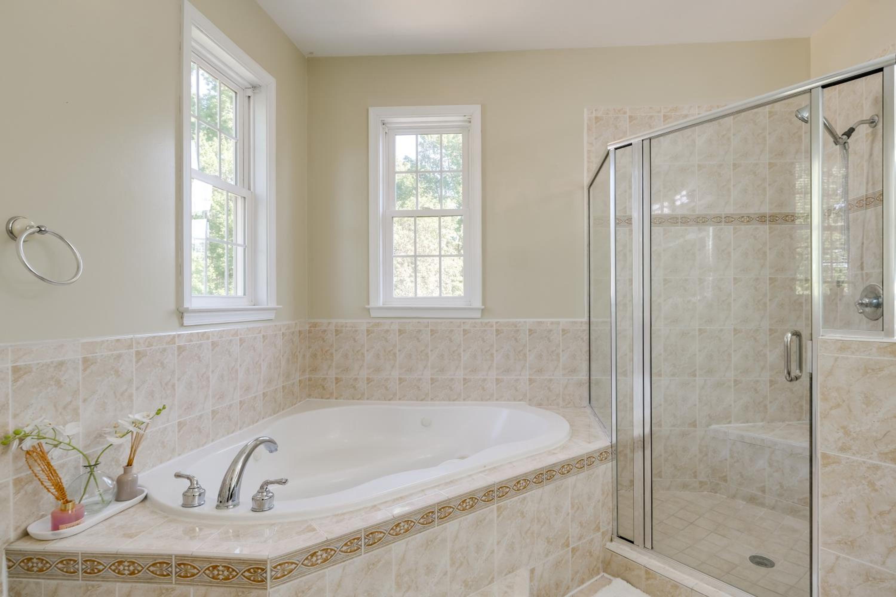 Take Metro to DC! Family Home in Springfield