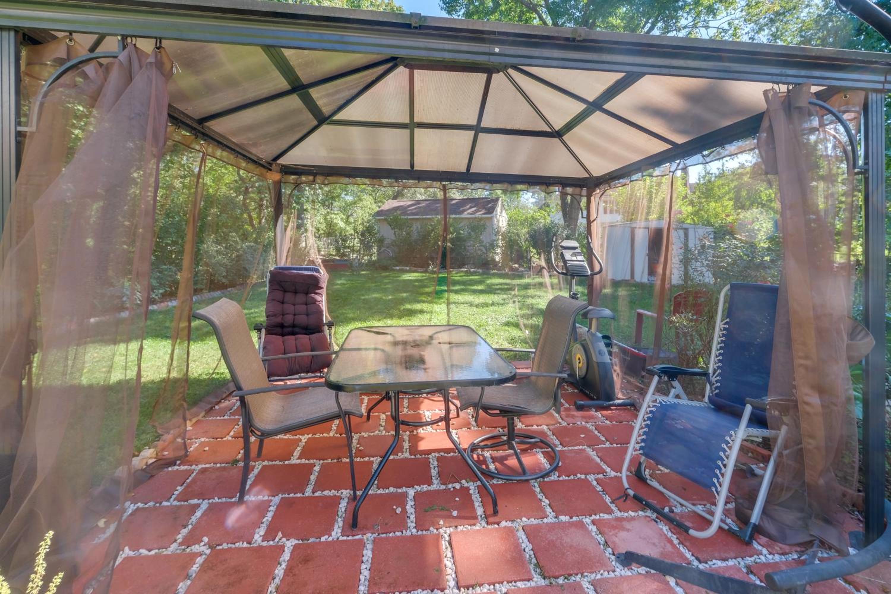 Take Metro to DC! Family Home in Springfield