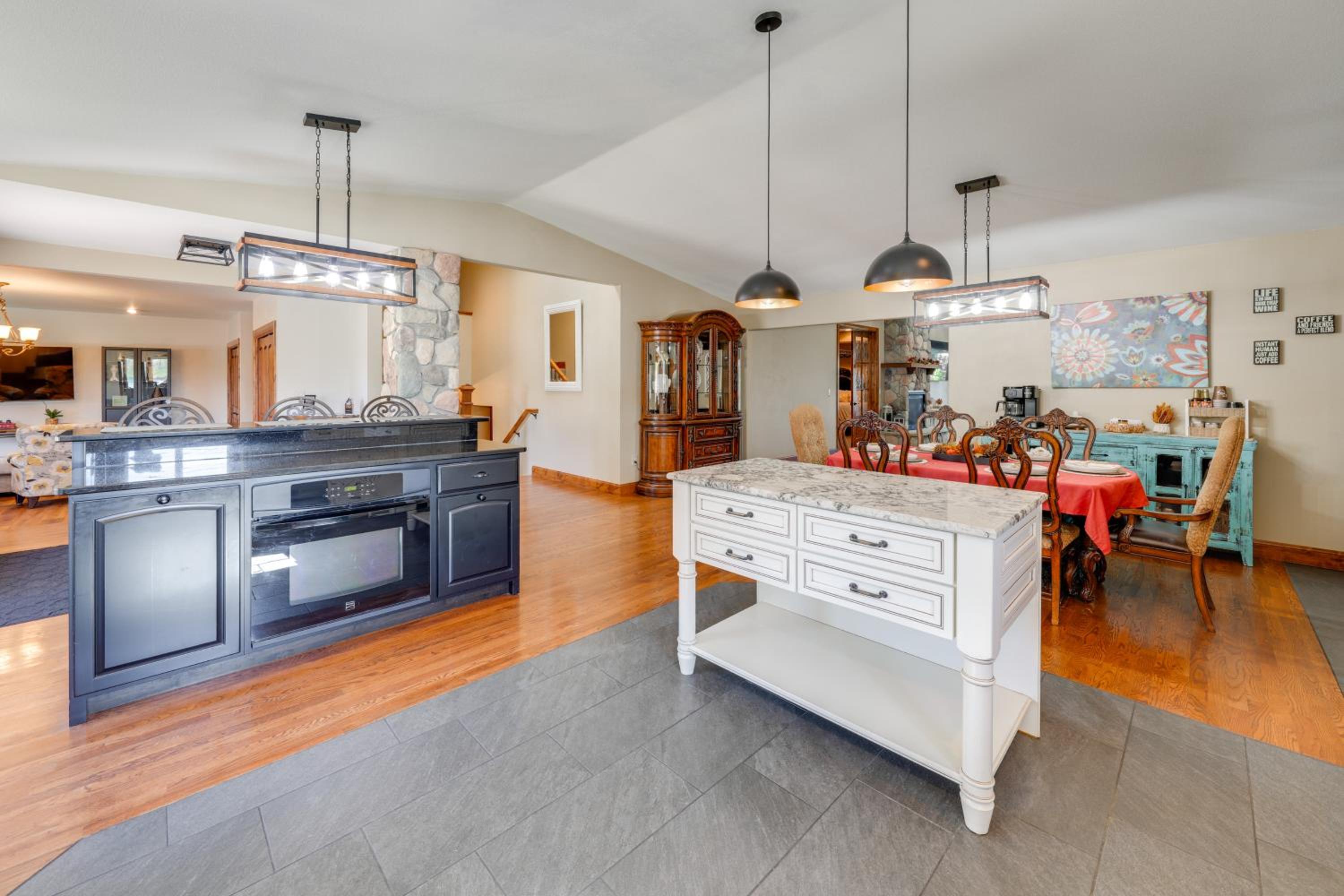 Loveland Peaks Retreat Family Home 3 Mi to Dtwn!